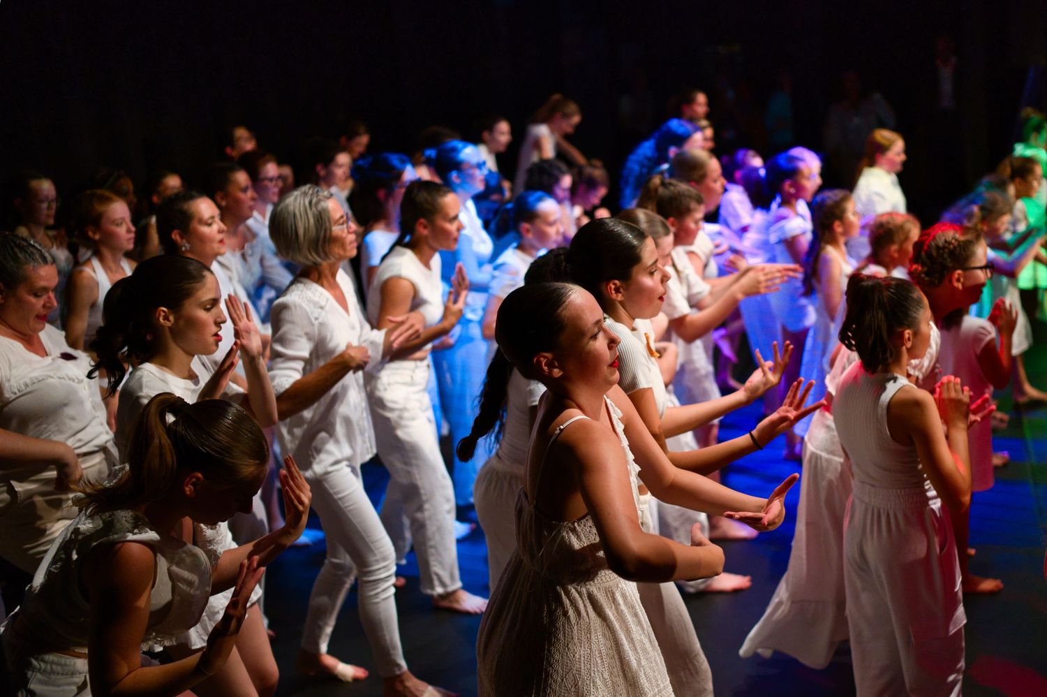 Photo final gala danse jeux de lumière Peps Danse Steph Lecaudé photographe