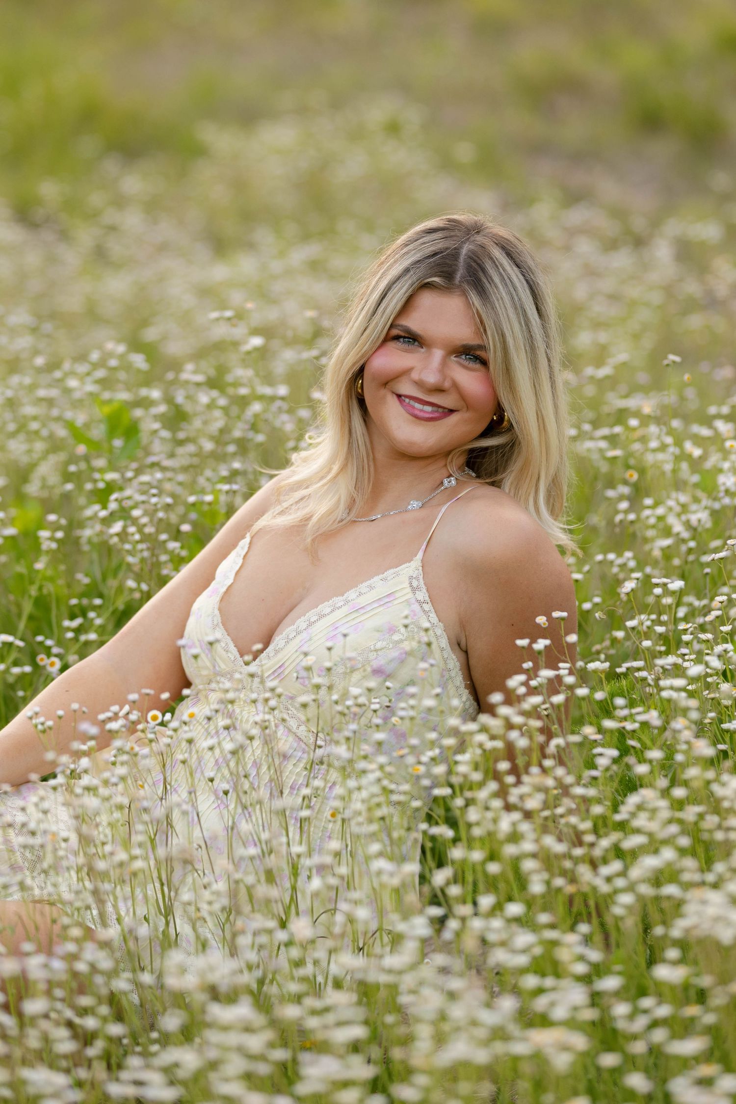 CT senior photos with golden hour portraits and natural light