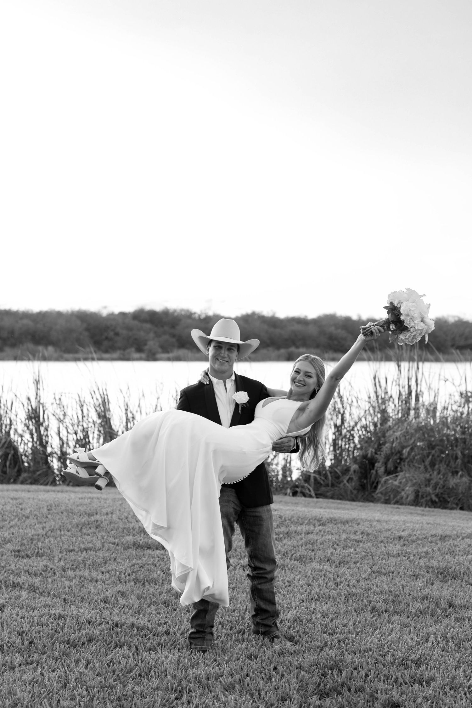 Vero Beach wedding photos, South Florida wedding photographer, timeless wedding photography, natural wedding moments, luxury coastal wedding