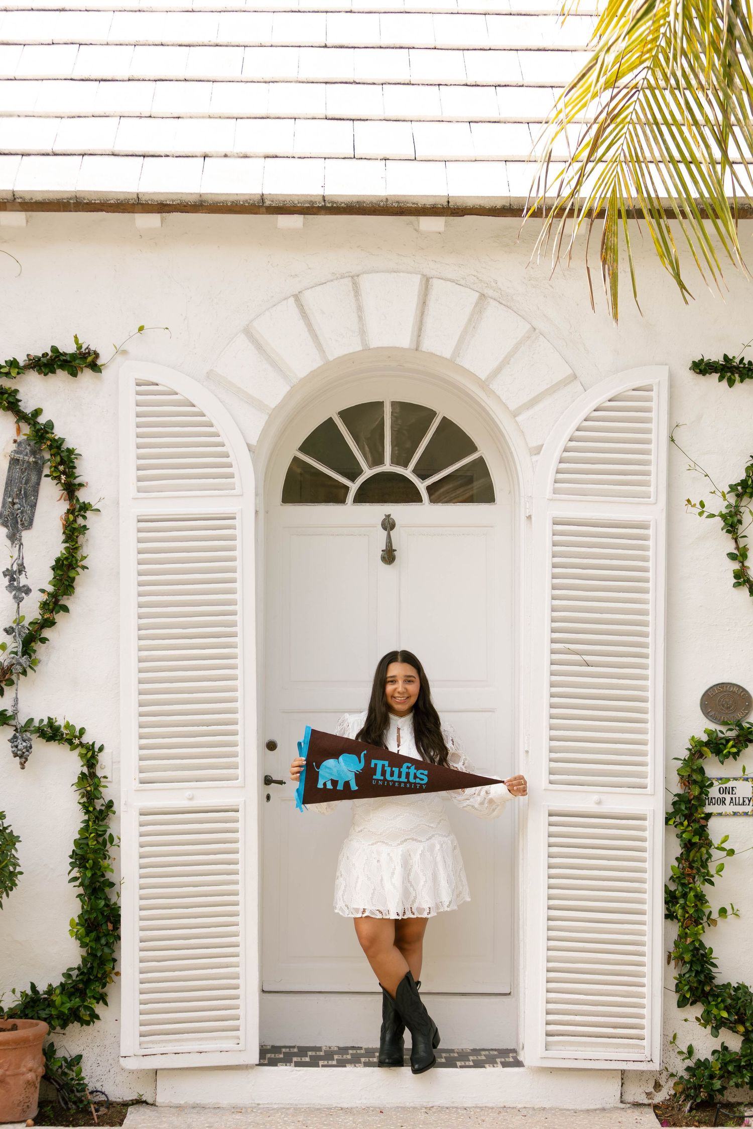 Palm Beach senior photographer, palm beach senior photos, luxury and timeless senior photos, natural editing senior photos palm beach island
