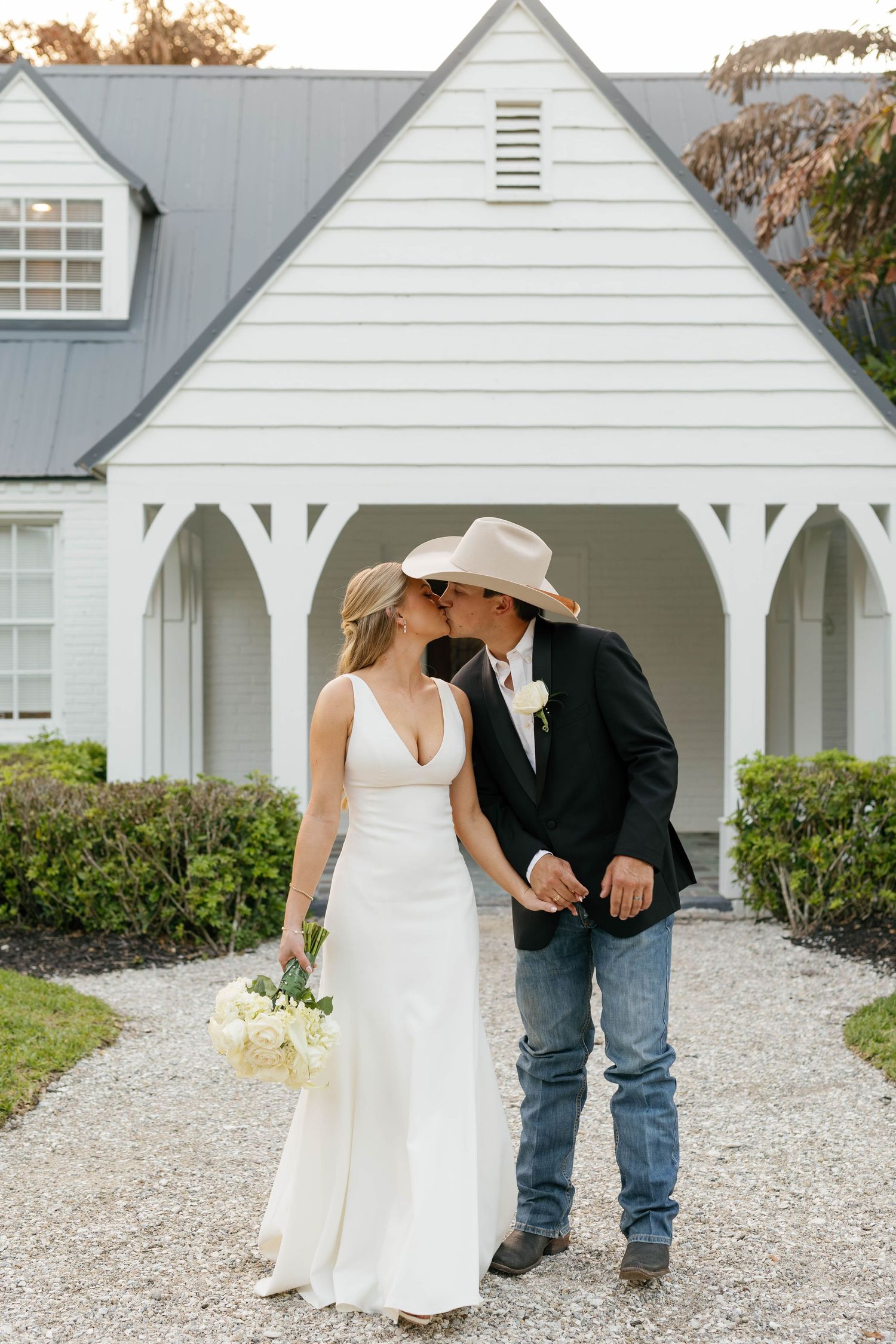 Vero Beach wedding photos, South Florida wedding photographer, timeless wedding photography, natural wedding moments, luxury coastal wedding