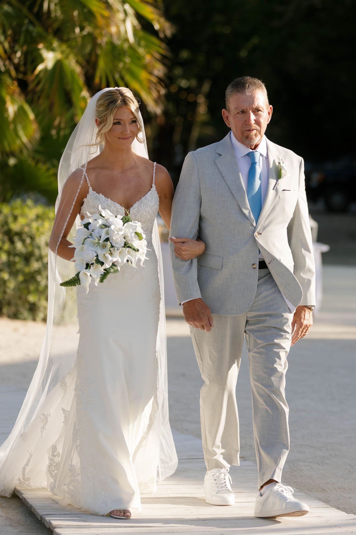 Key Largo Lighthouse Wedding Photos, Wedding Photographer in the Florida Keys, Natural and true to color wedding photographer, Key Largo FL