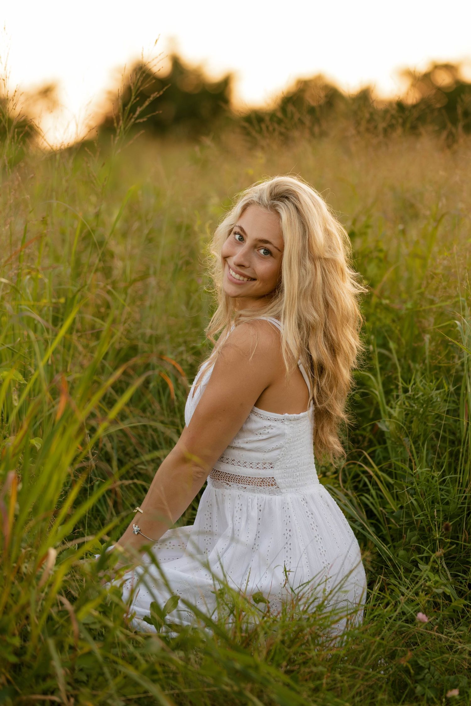 Katie’s senior photos at Harkness Memorial State Park in Waterford, CT. Timeless senior portraits by Connecticut senior photographer Daniell