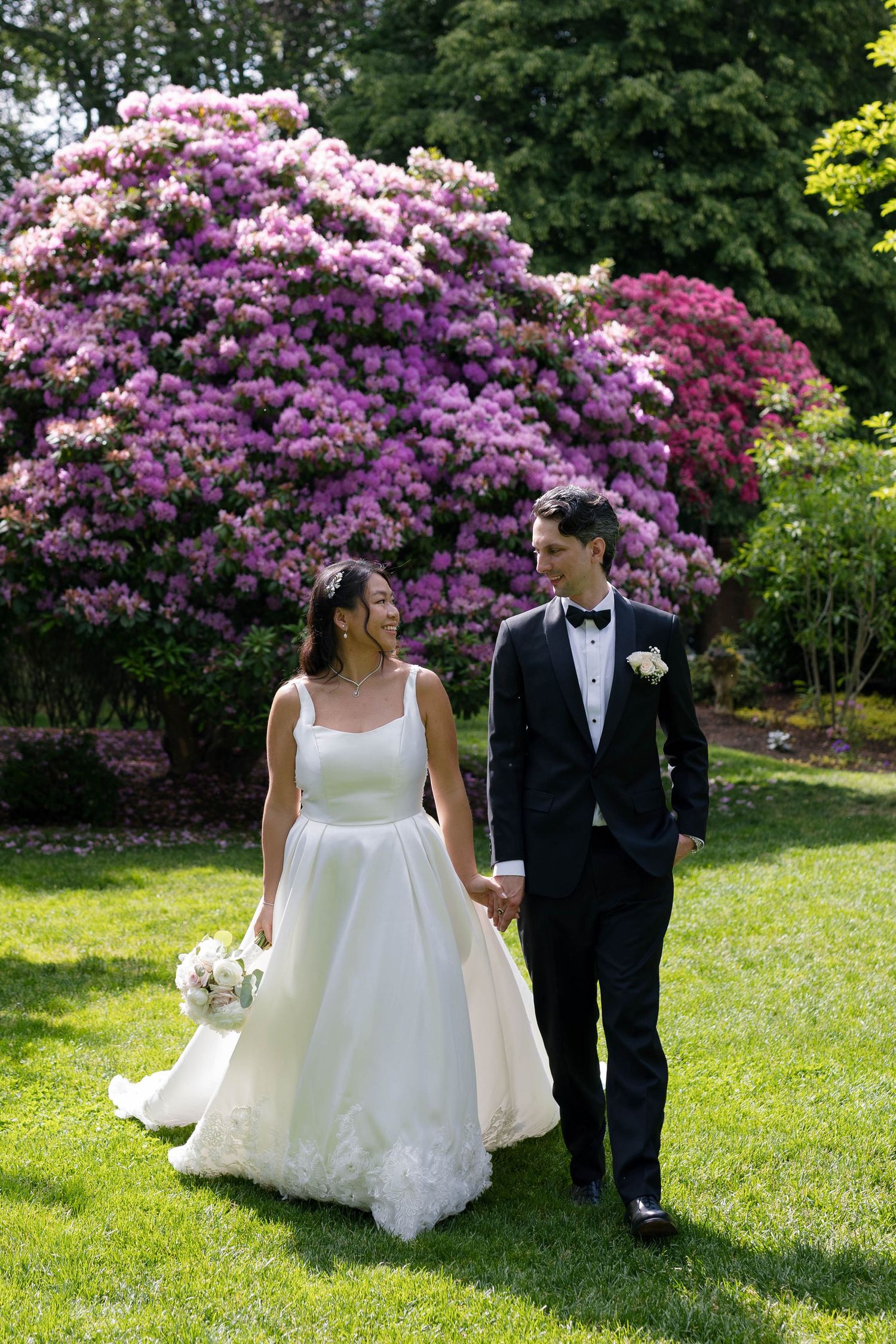 Bride and groom wedding portraits at Glen Manor House in Portsmouth Rhode Island