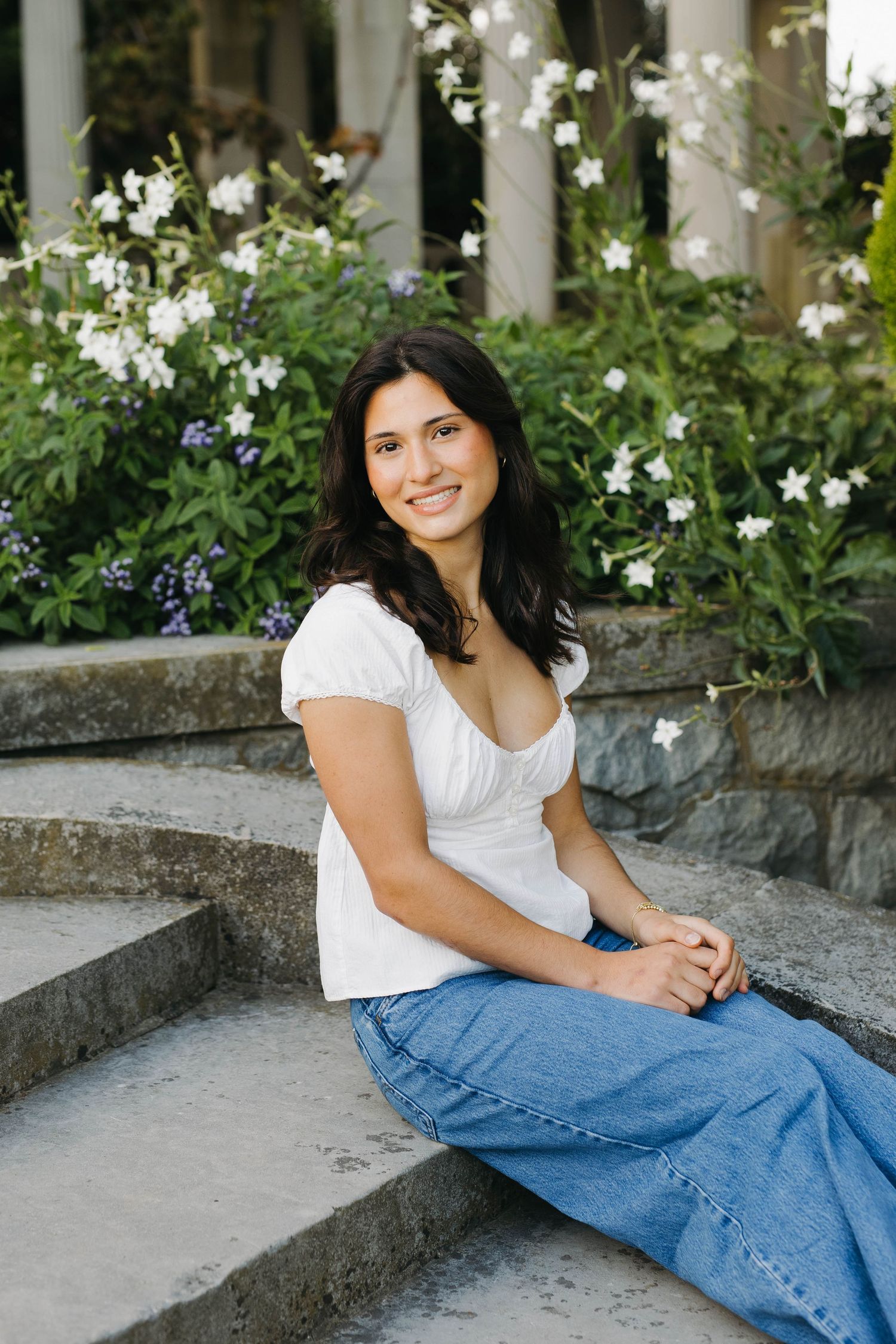 Connecticut senior portrait session in the gardens at Harkness Memorial State Park during golden hour. Timeless natural senior photographer