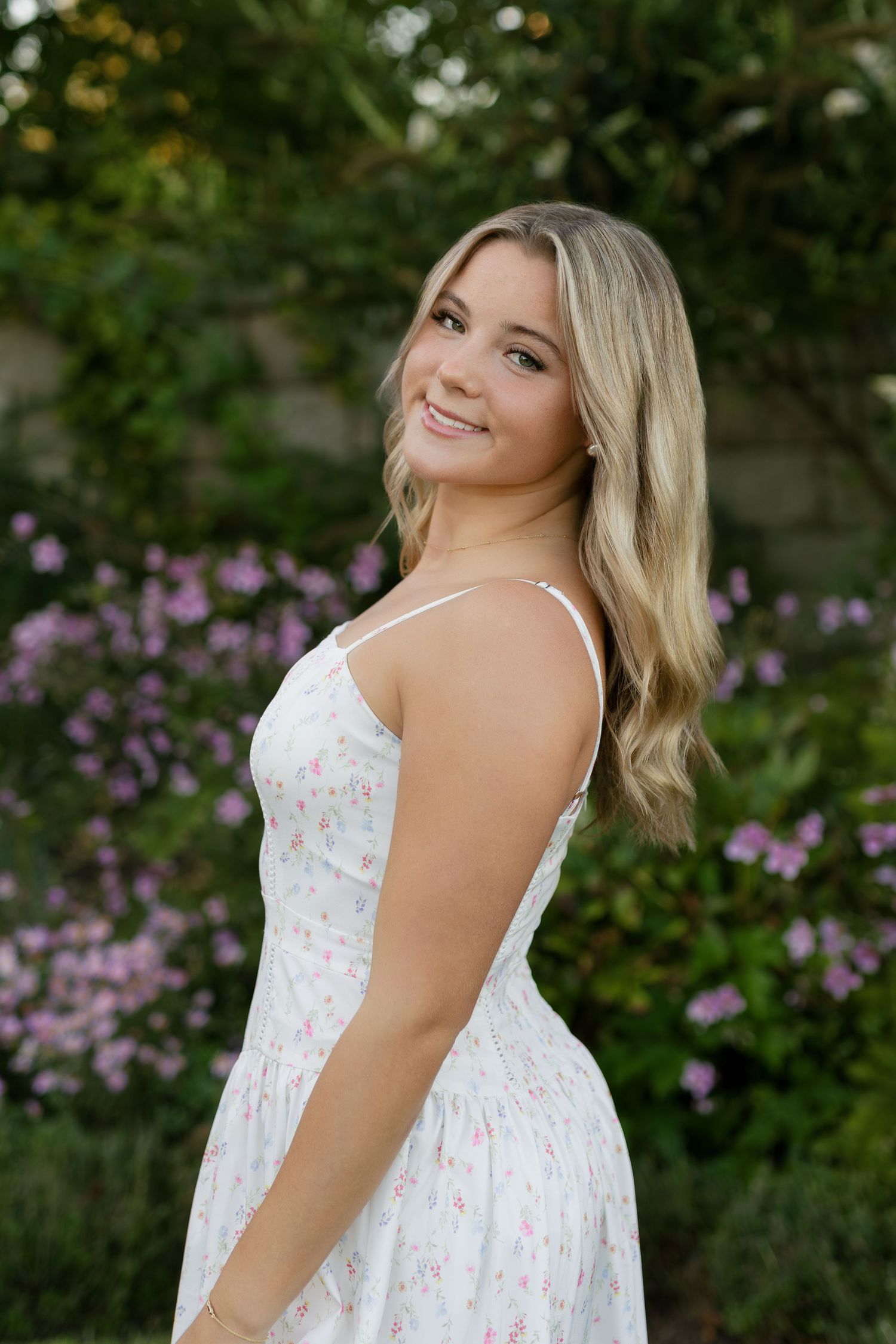 Luxury senior photography in Palm Beach, Jupiter and South Florida. Natural, true-to-color senior portraits with a personalized photography