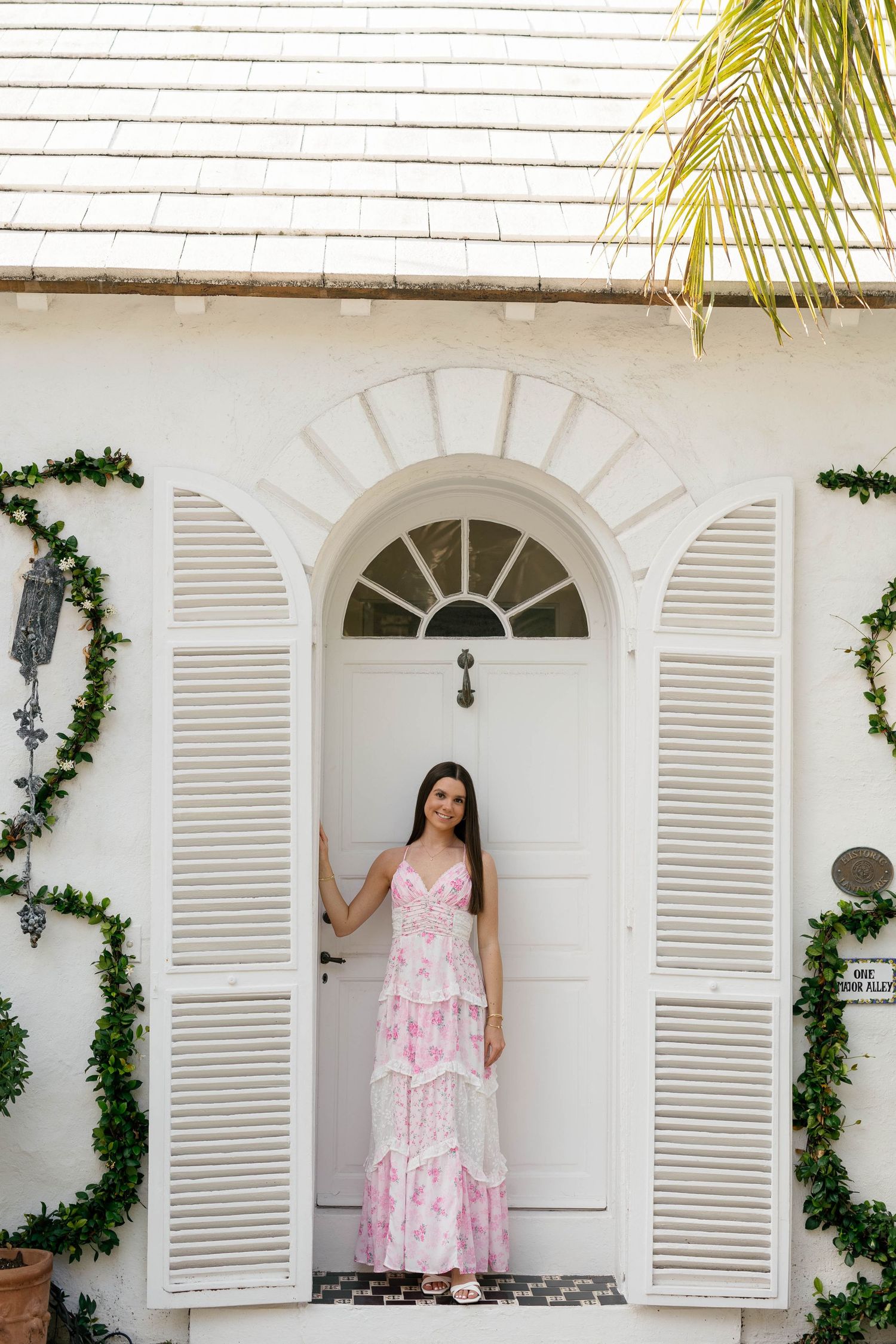 Palm Beach senior photographer, palm beach senior photos, luxury and timeless senior photos, natural editing senior photos palm beach island