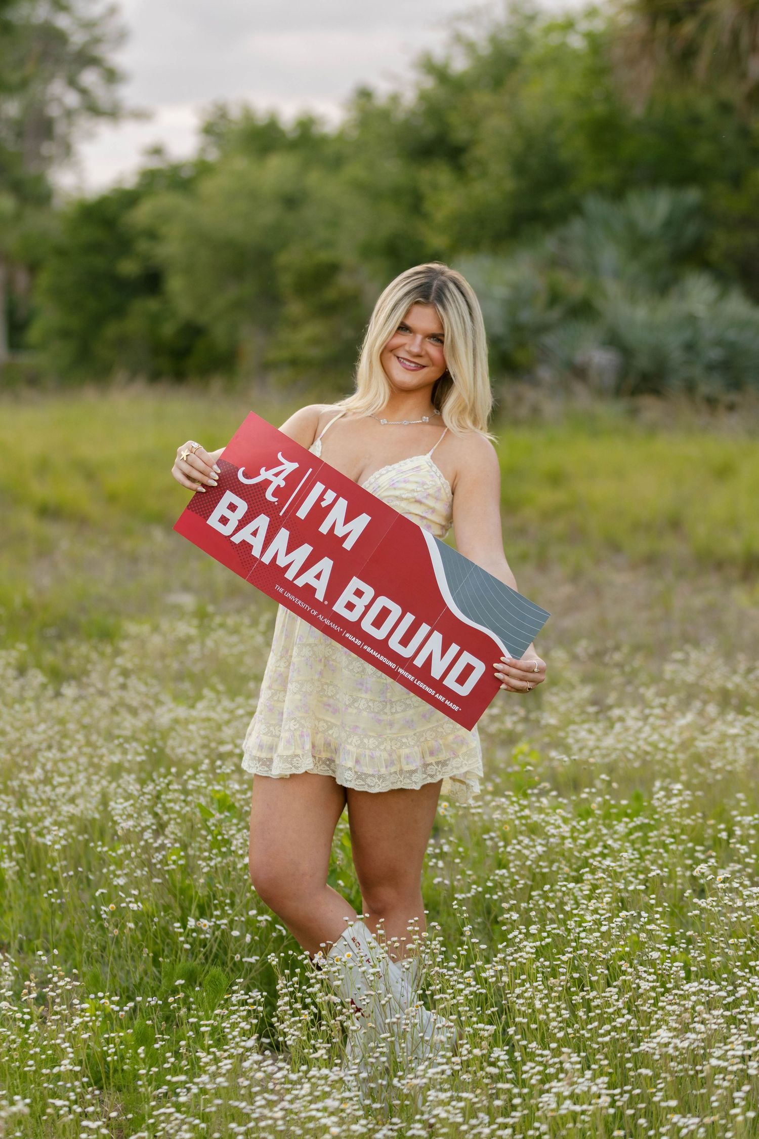 CT senior photos featuring golden hour portraits, natural light, and timeless imagery for high school seniors across Connecticut