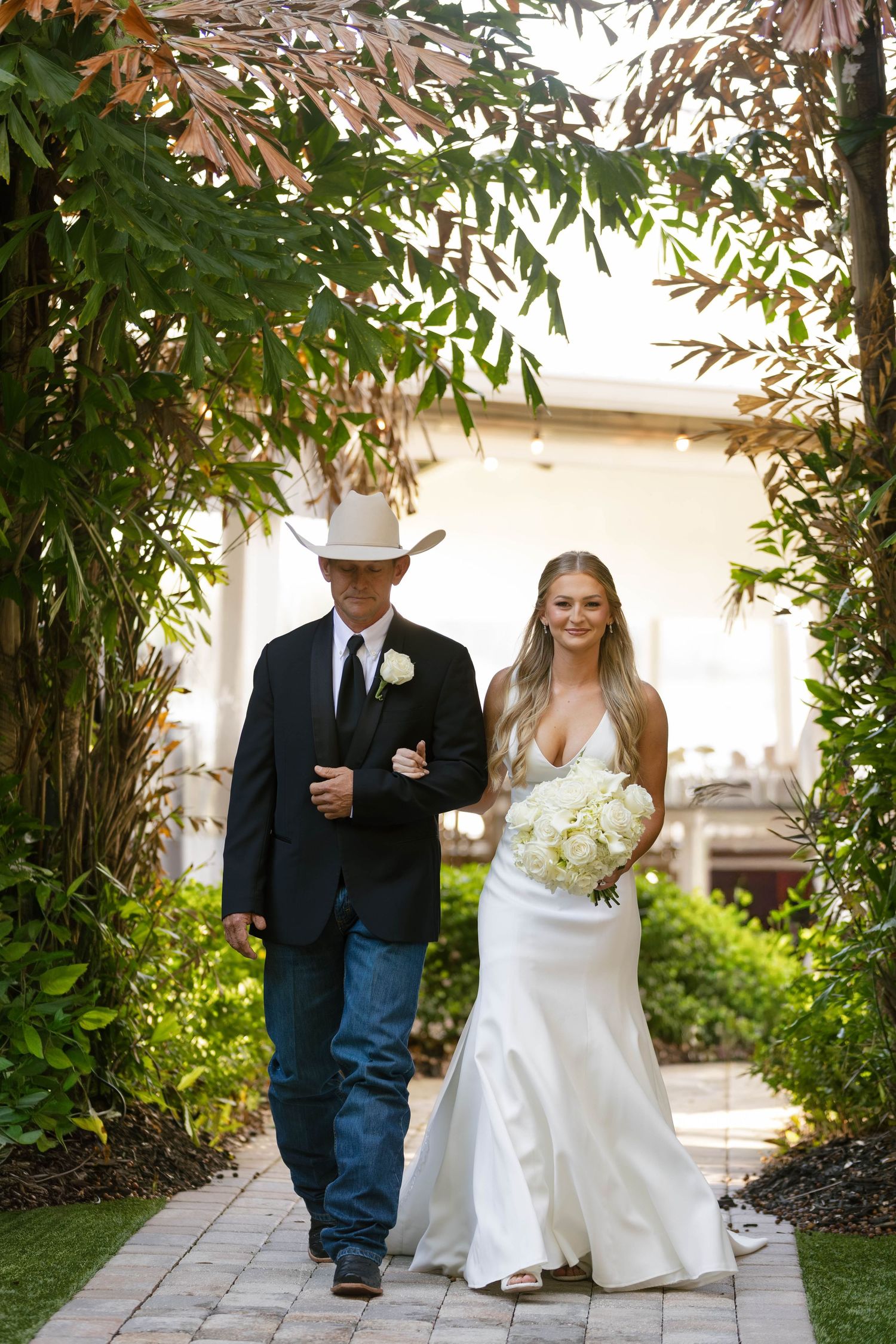 Vero Beach wedding photos, South Florida wedding photographer, timeless wedding photography, natural wedding moments, luxury coastal wedding