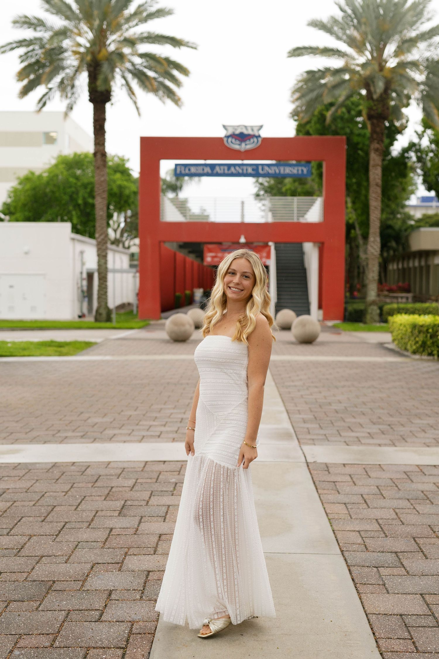 Senior Photographer in Connecticut. Luxury Senior Photos, Best senior photos in the hamptons. Palm beach senior photographer Graduate photos