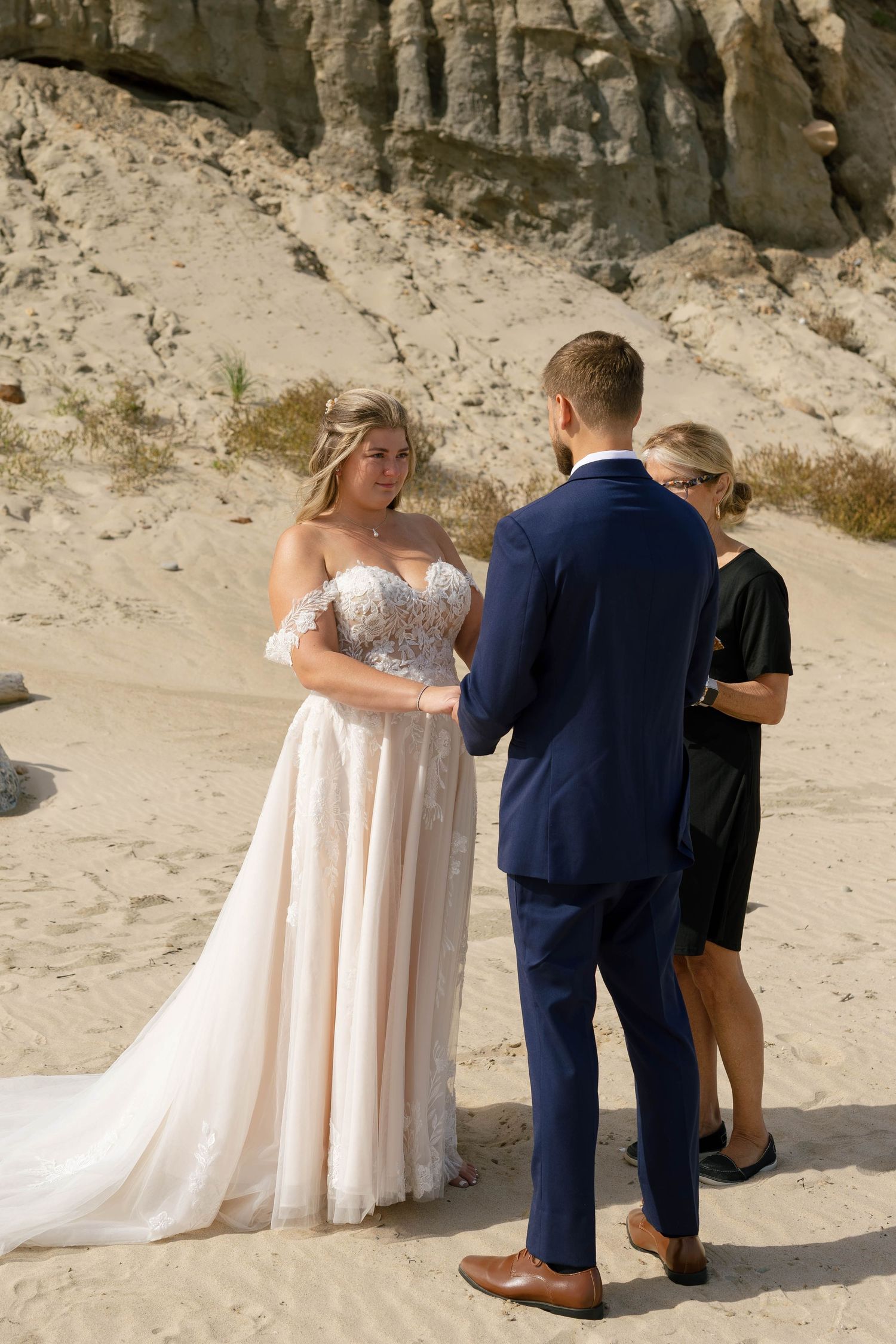 New England elopement photographer capturing timeless, true-to-color celebrations across Rhode Island, Connecticut & the New England coast.
