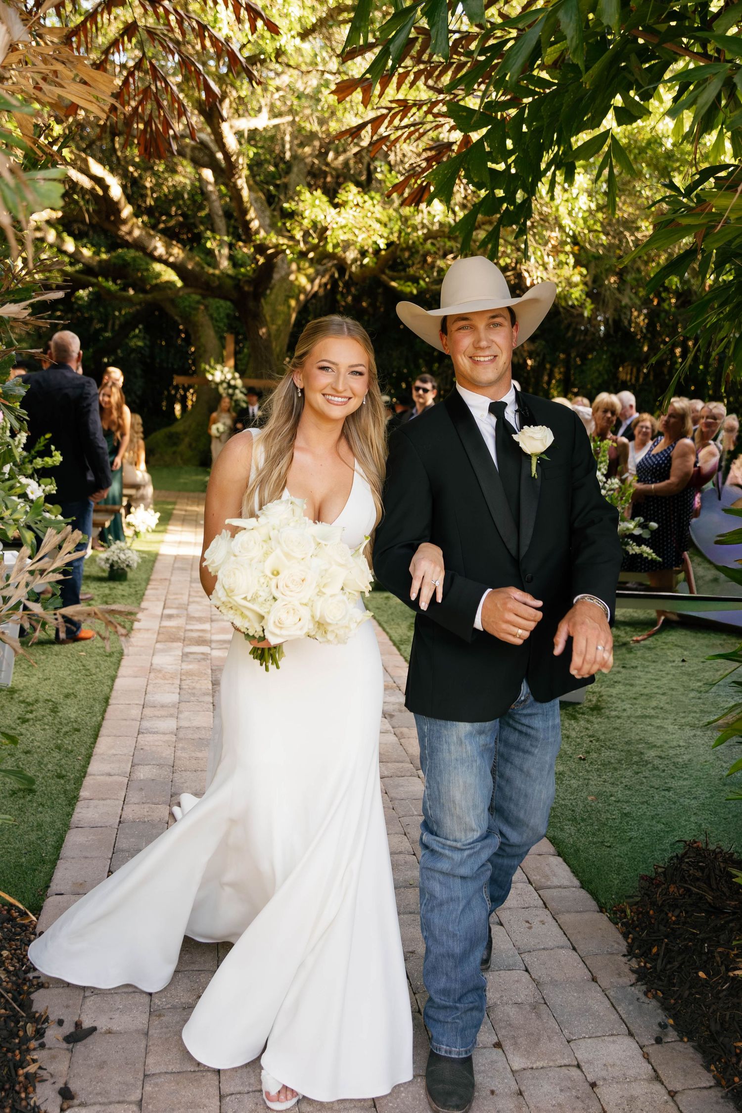 Vero Beach wedding photos, South Florida wedding photographer, timeless wedding photography, natural wedding moments, luxury coastal wedding