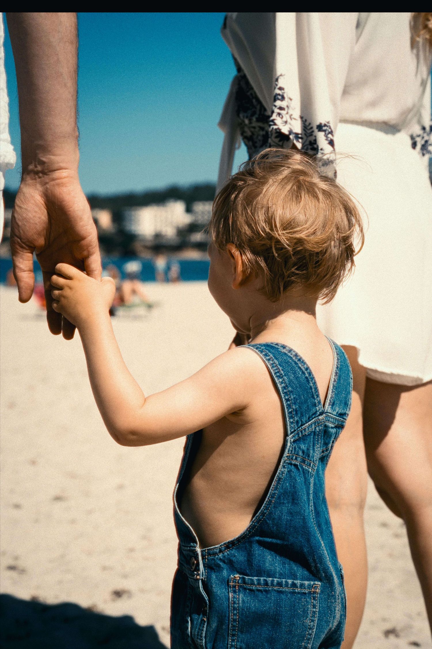 Family photography mallorca, analog family photography, sofi ammann, beach family photographer