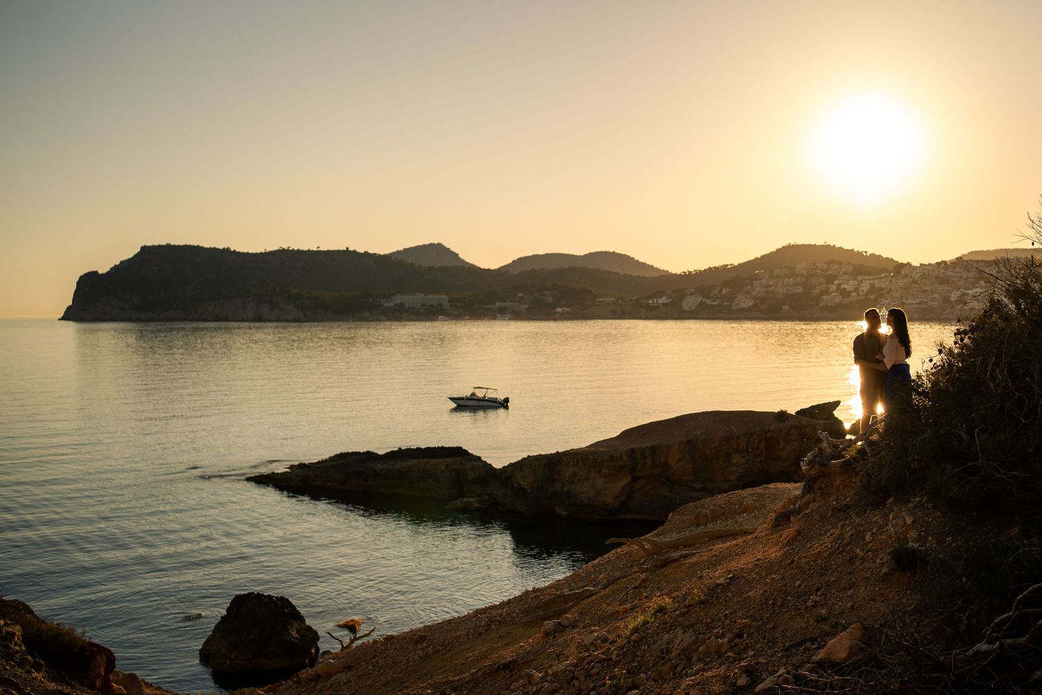 Peguera couples photoshoot, mallorca couples photosession, beach photosession, cinematic photo