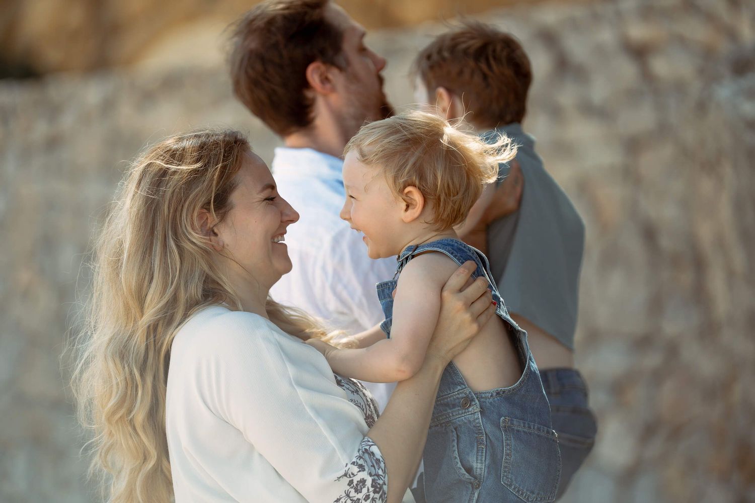 Family photography Mallorca, natural and candid, Sofi Ammann, beach photosgraphy, switzerland family photography, candid family photos