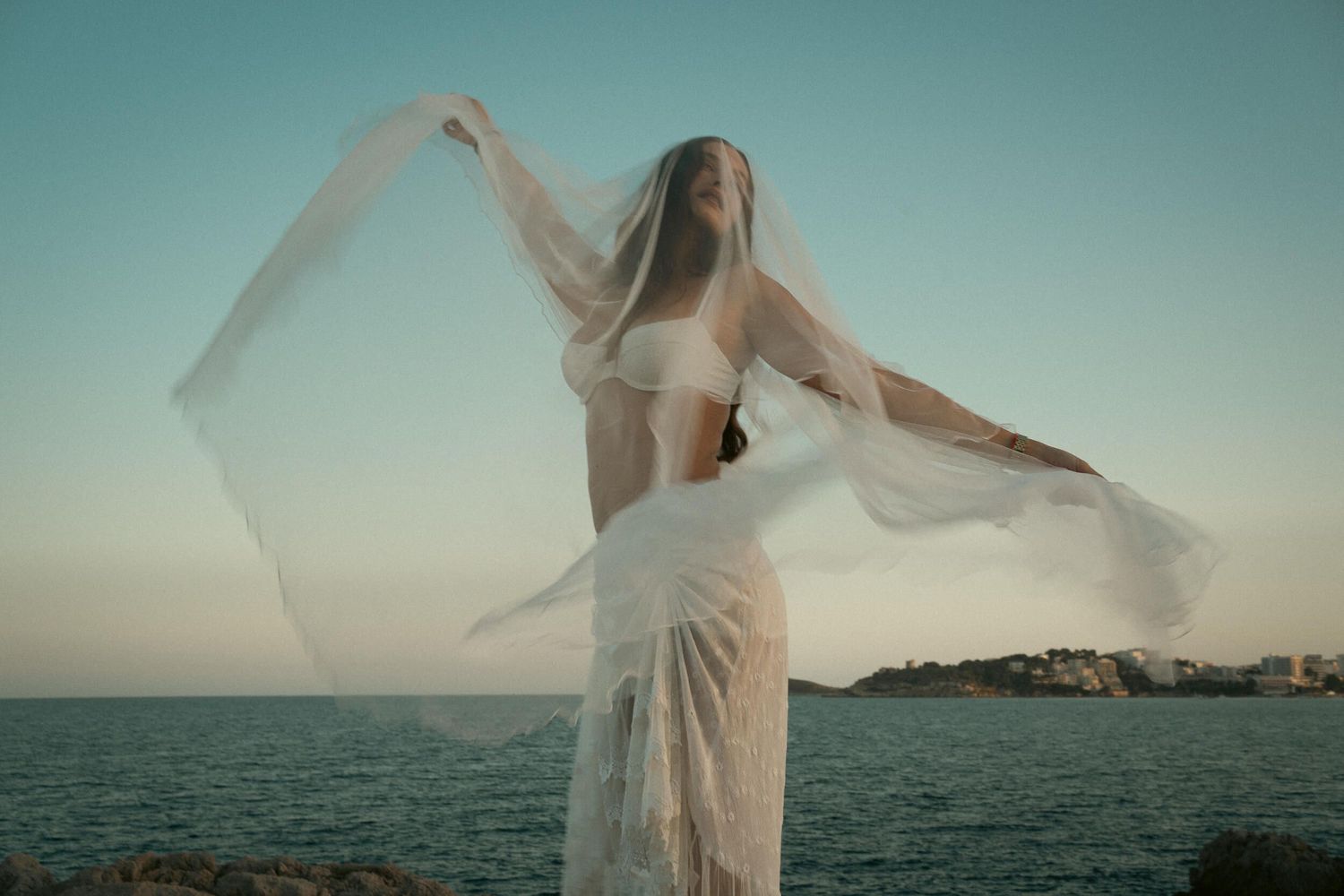 alternative bridal photography, cinematic bridal photoshoot in mallorca, zurich cinematic photographer, sofi ammann, beach photoshoot