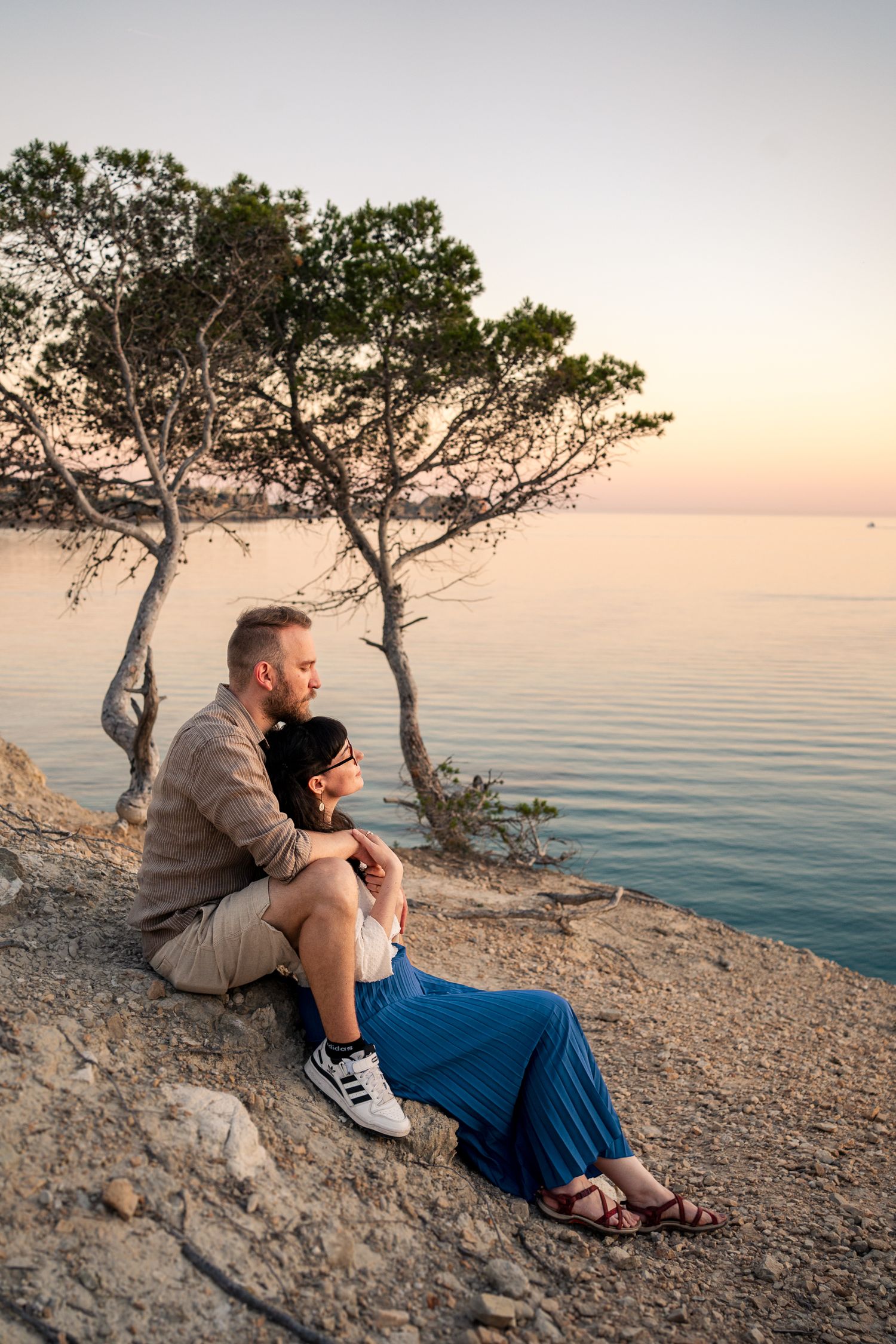 Peguera couples photoshoot, mallorca couples photosession, cinematic photoshoot, film inspired