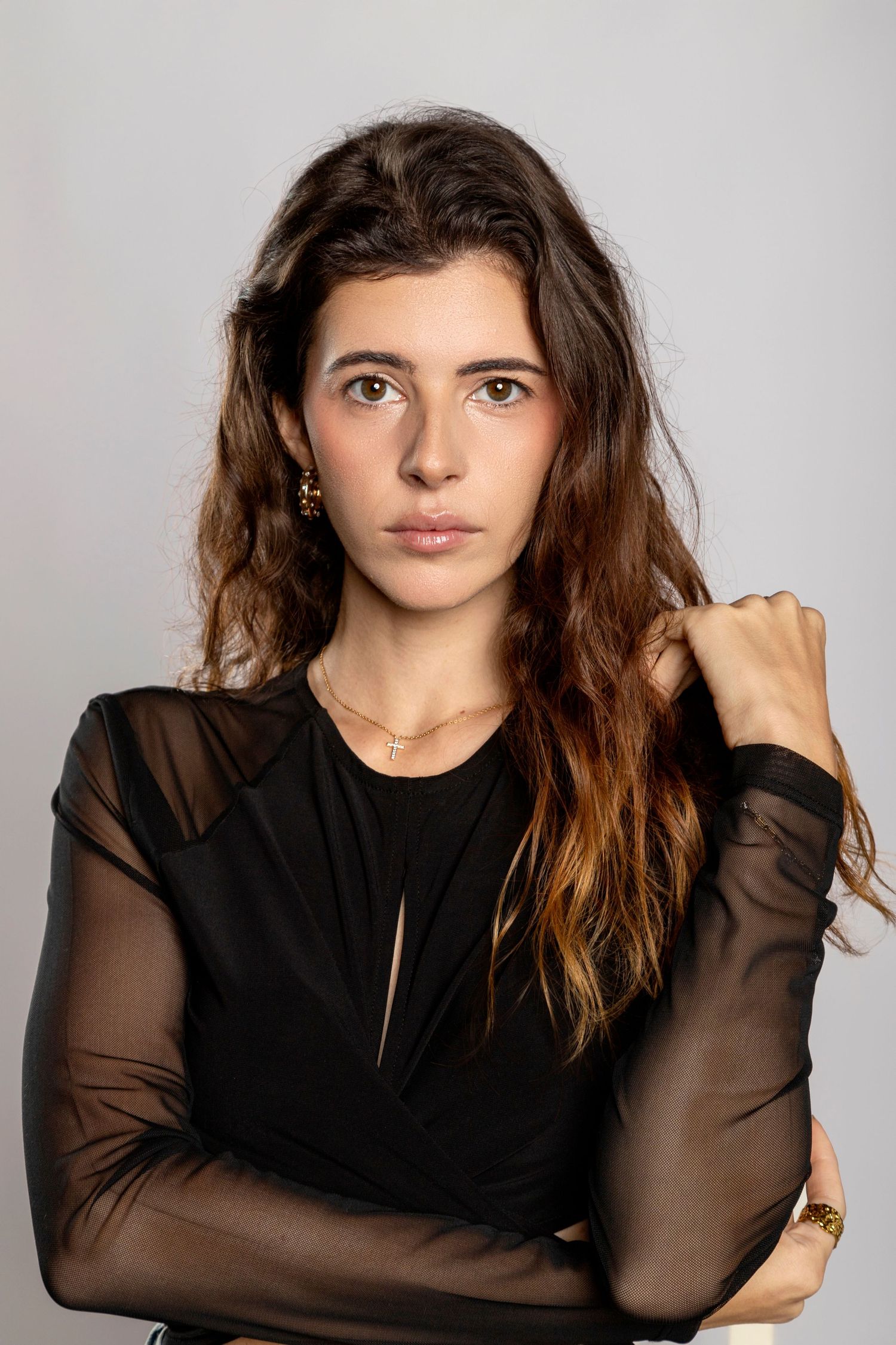 Professional studio portrait in Sydney, focused on natural expression, clean lighting and timeless composition.