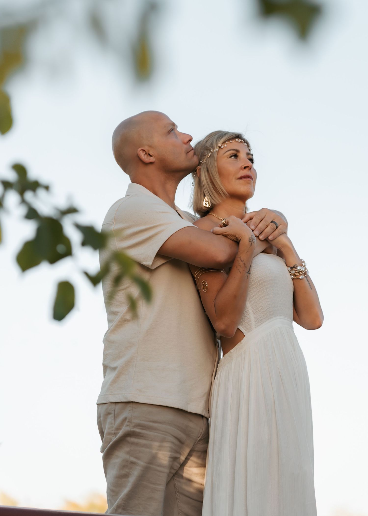 Outdoor couple photoshoot in San Tan Valley, Arizona at Jackrabbit Farms. Captured by Genesis Renteria, Veeutiful Photography