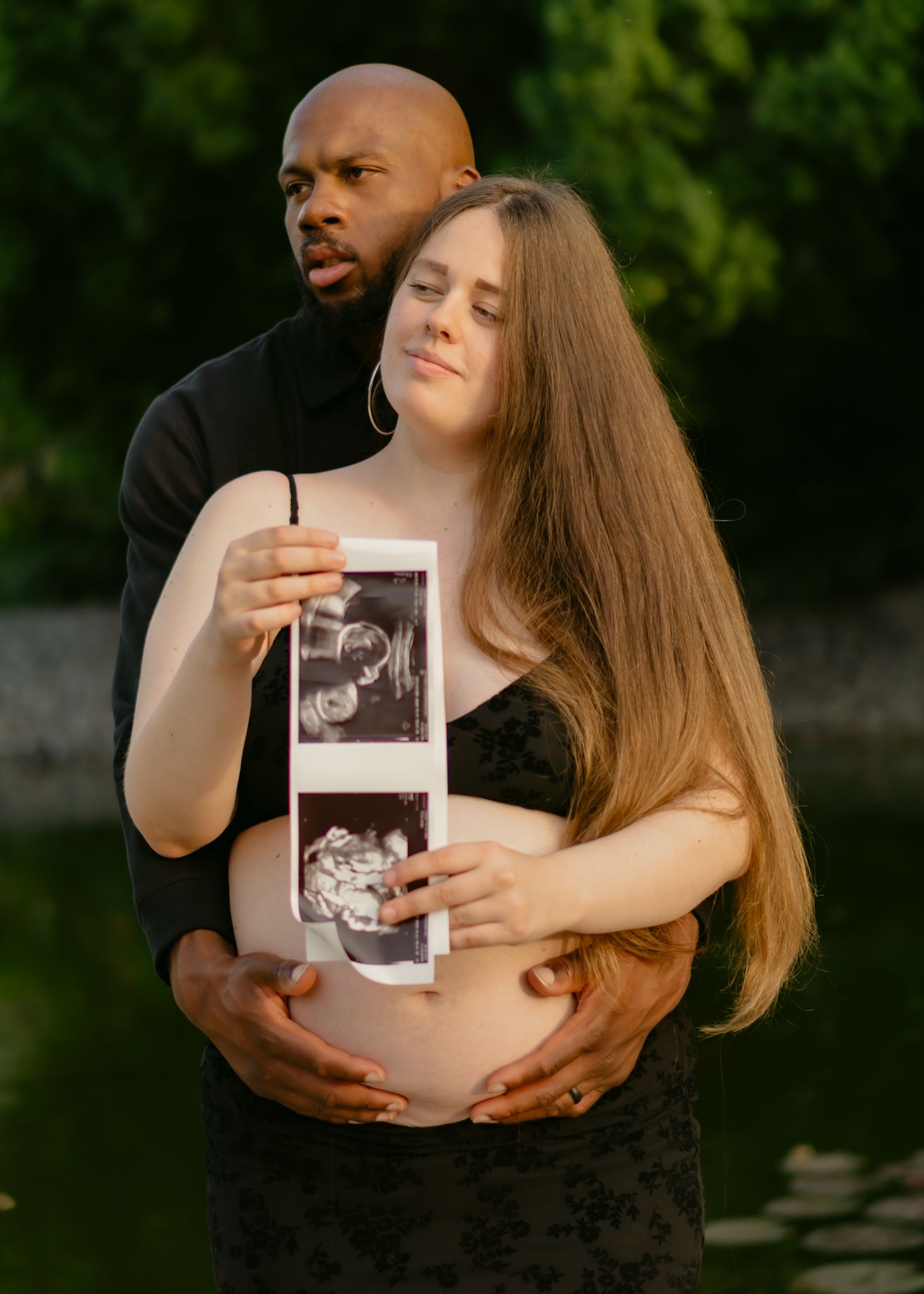 Maternity couple photoshoot in Japanese Friendship Garden in Phoenix, AZ. Captured by Genesis Renteria, Veeutiful Photography