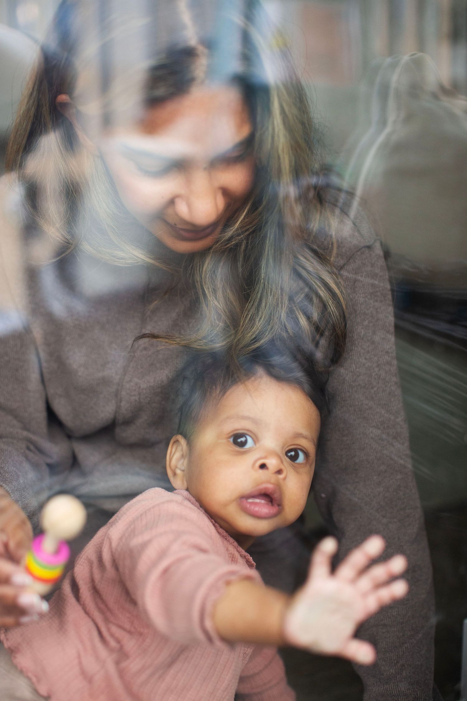 A toddler with mum, a candid and fun documentary family and childhood photoshoot by The Mother's Eye in Crystal Palace, South East London.