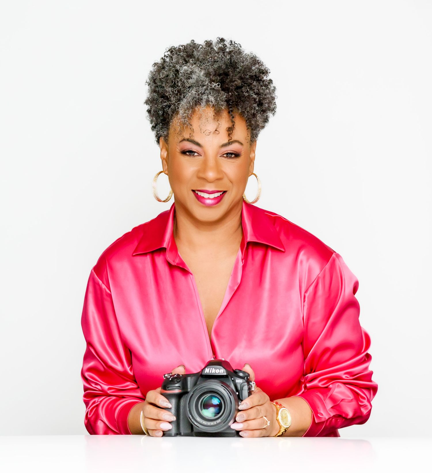 Melody De vivero owner of Mahogany Rose Photography for Portraits, Headshots and premium prints