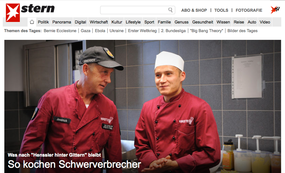 Artikel für stern über den Kocvh Steffen Henssler, der als Projekt im Knast mit Schwerverbrechern kocht. Reportagefotos von Jenny Jacoby