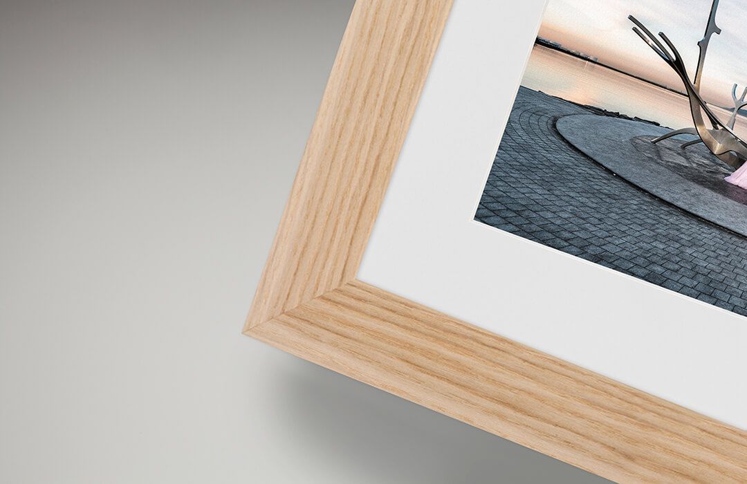 picture of wood effect frame in Oak, which are products that 4 ever paw prints pet photography sells