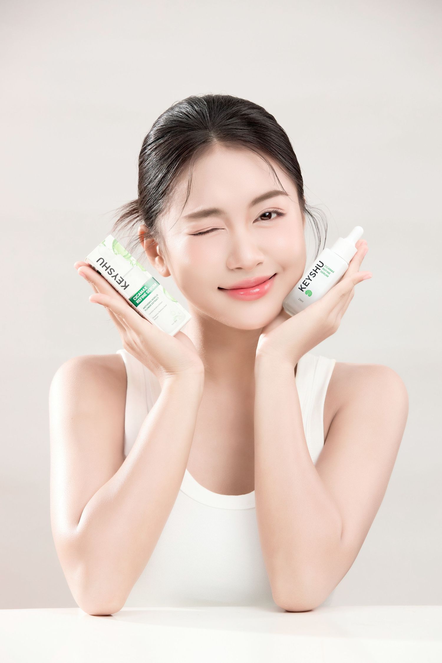 chụp ảnh model quảng cáo mỹ phẩm trong studio ánh sáng thương mại Kstudio