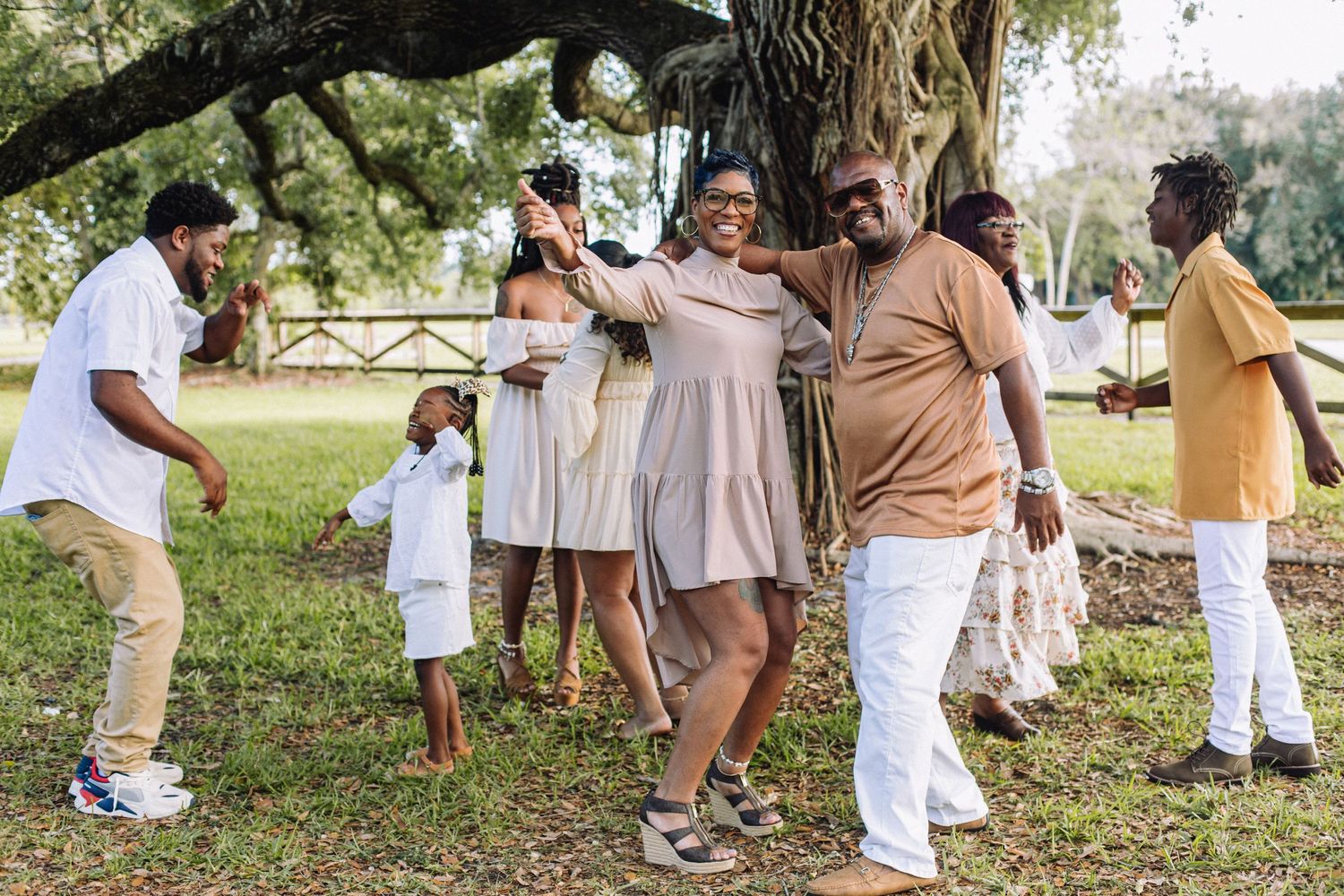 Family photoshoot davie Florida at Robbins Preserve park