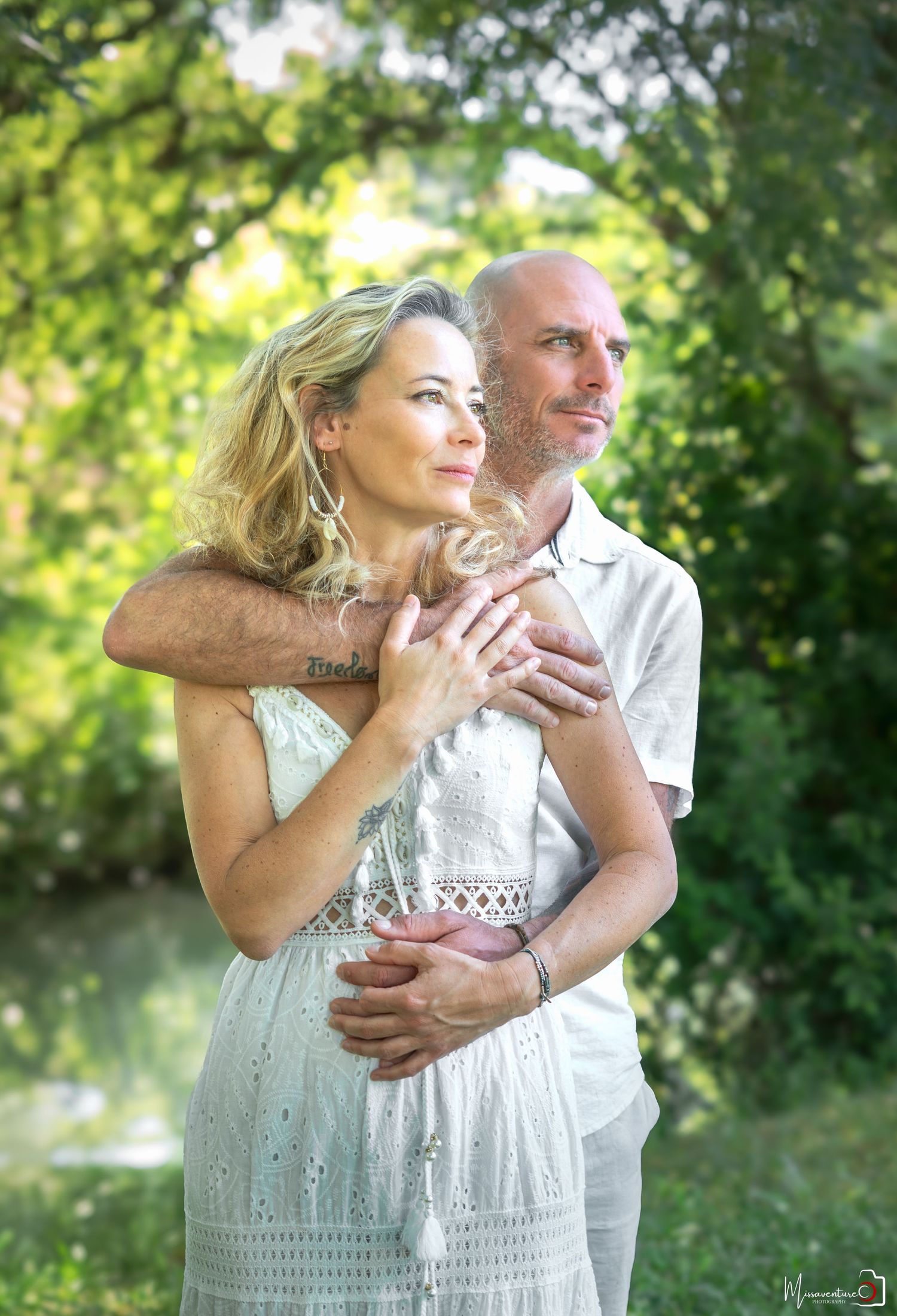 PHOTOGRAPHE PORTRAITS COUPLE LIFESTYLE dans le Var (83). FORCALQUEIRET