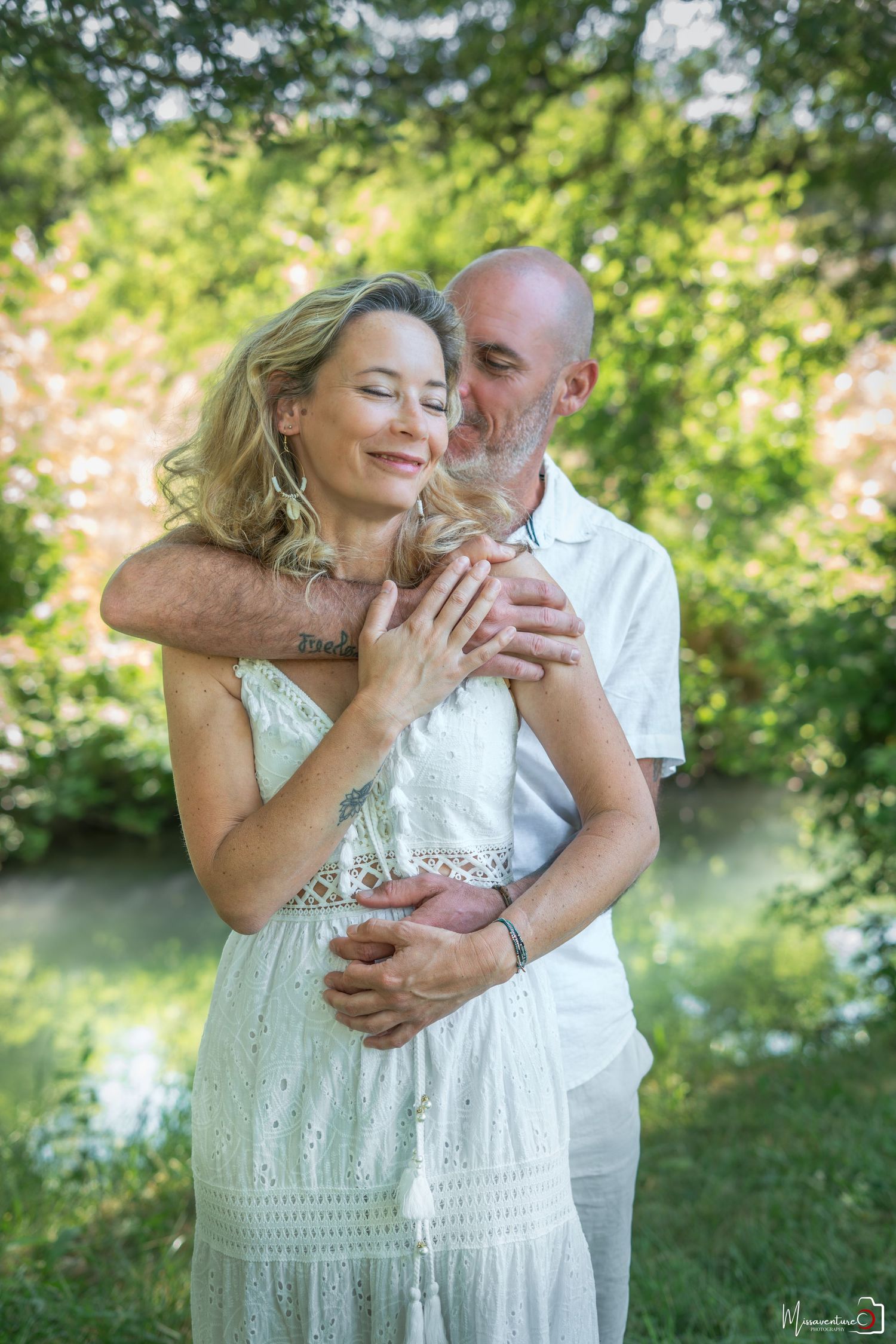 PHOTOGRAPHE PORTRAITS COUPLE LIFESTYLE dans le Var (83). FORCALQUEIRET