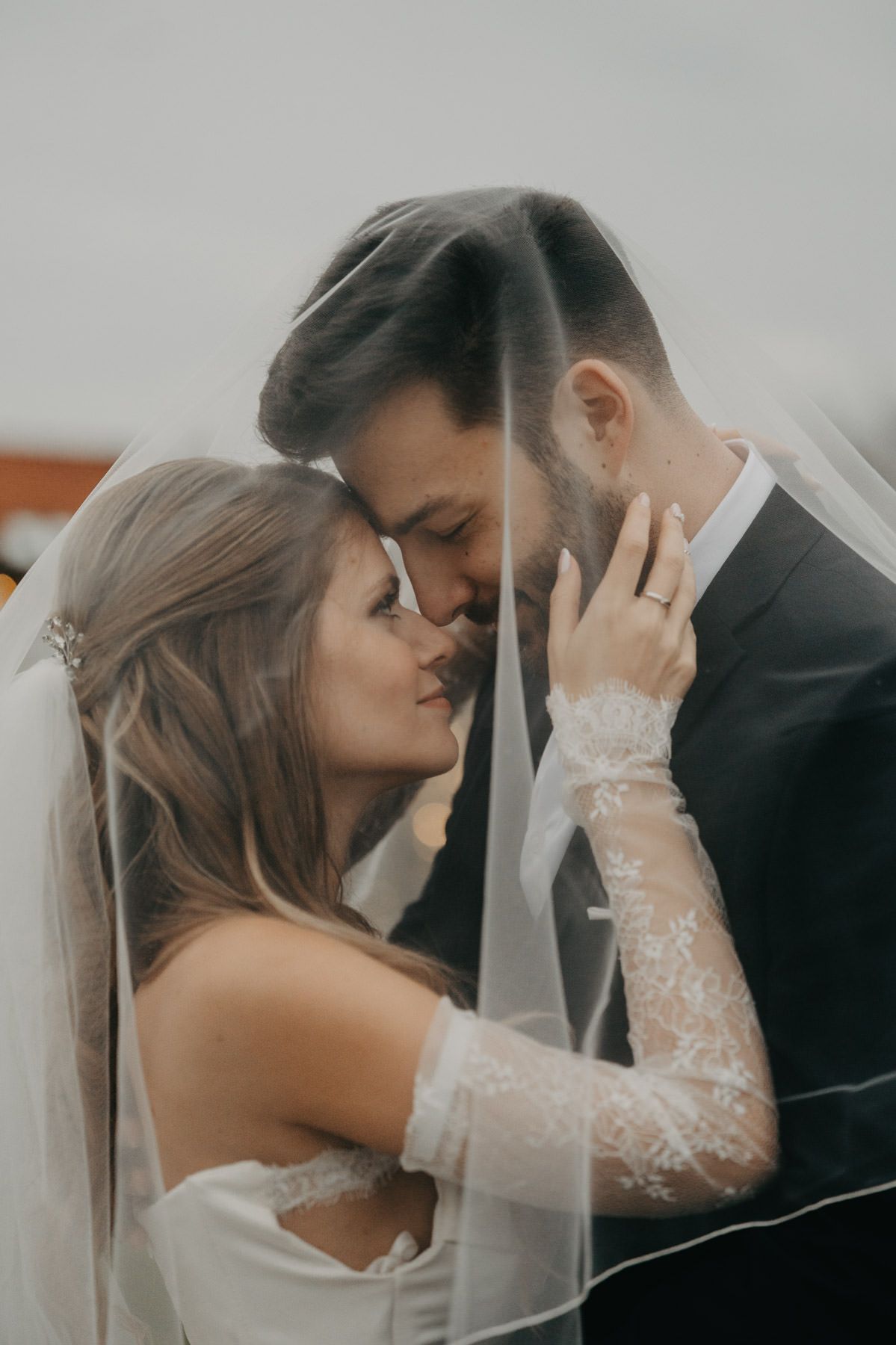 Modern, elegáns esküvő a Deák Udvarházban - RR Pictures esküvői fotós