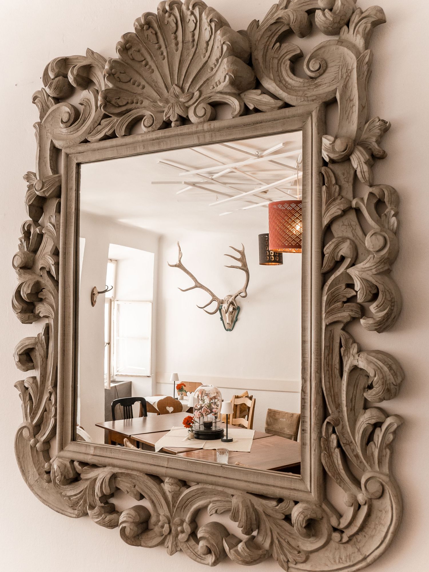 Indoor Location Fotografie Graz. Architectural and interior photography for venues, studios, and creative spaces in Styria.