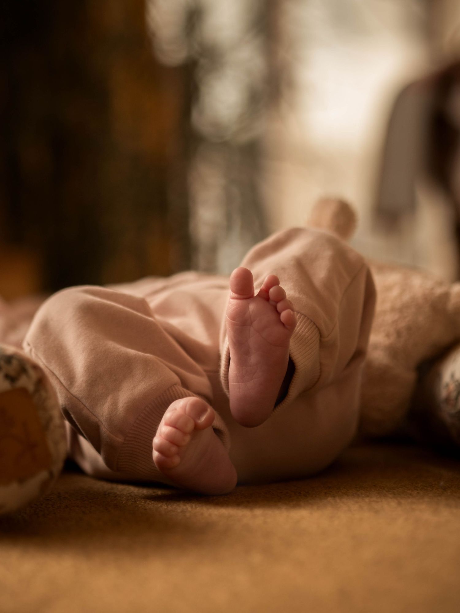 Authentische Neugeborenenfotografie in Graz, Wien & Leibnitz. Moderne Homestory & Babyfotos von PETRARCA in der gesamten Steiermark.