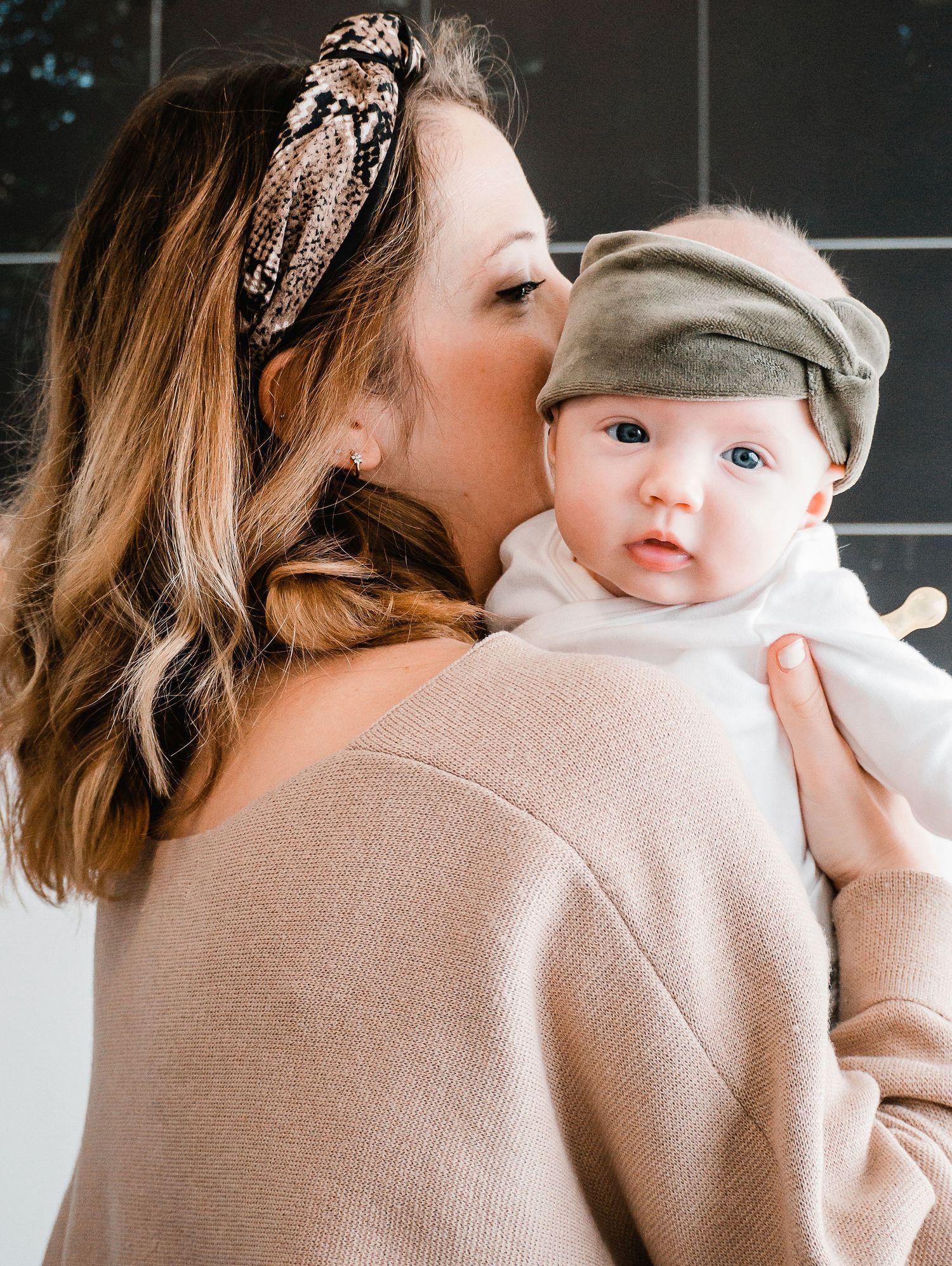 Familienshooting Graz. Natural family portraits and candid moments in Steiermark – pure and authentic.