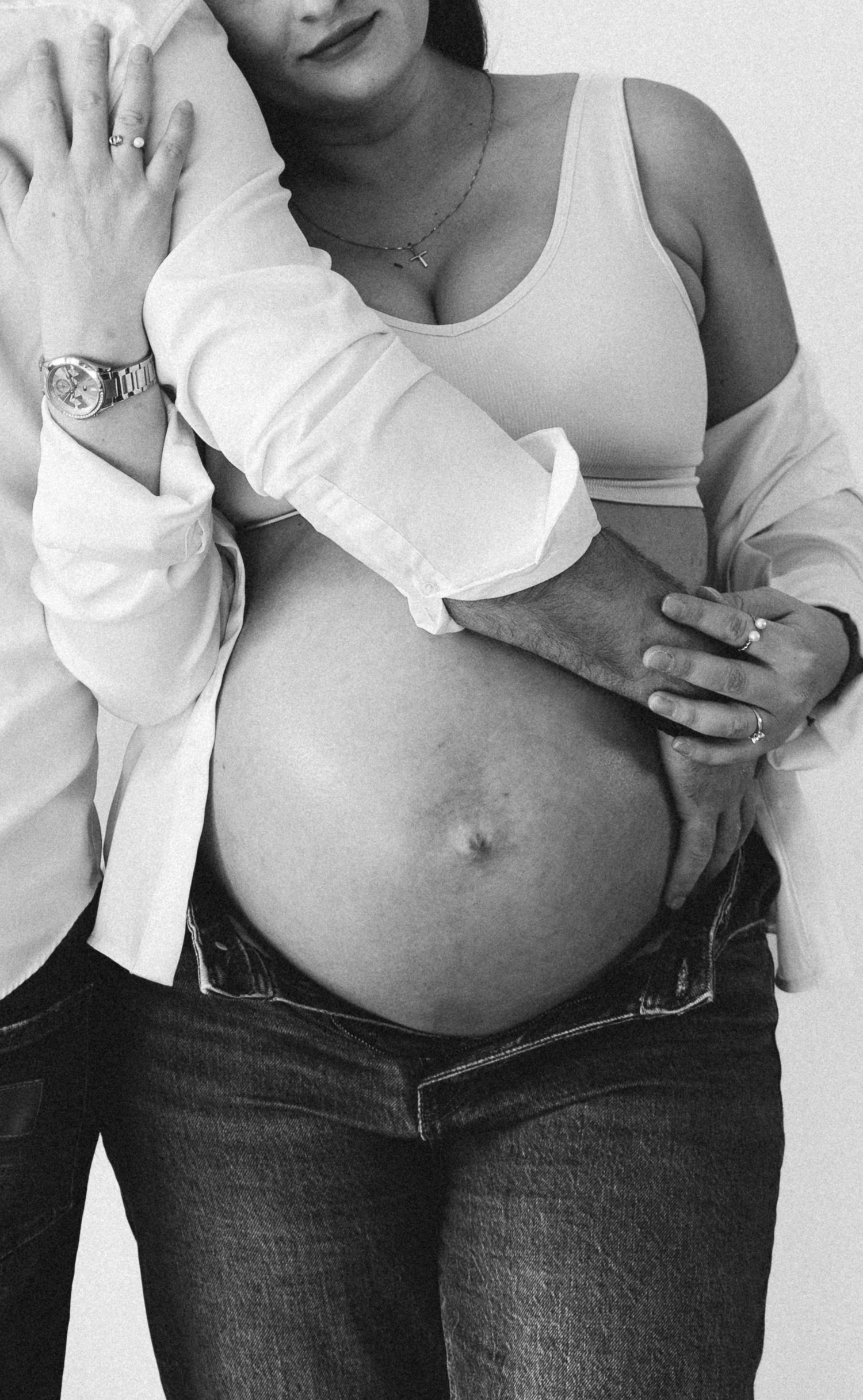 Authentische Schwangerschaftsfotografie in Graz, Wien & Leibnitz. Modernes Babybauch-Shooting von PETRARCA in der Steiermark & weltweit.