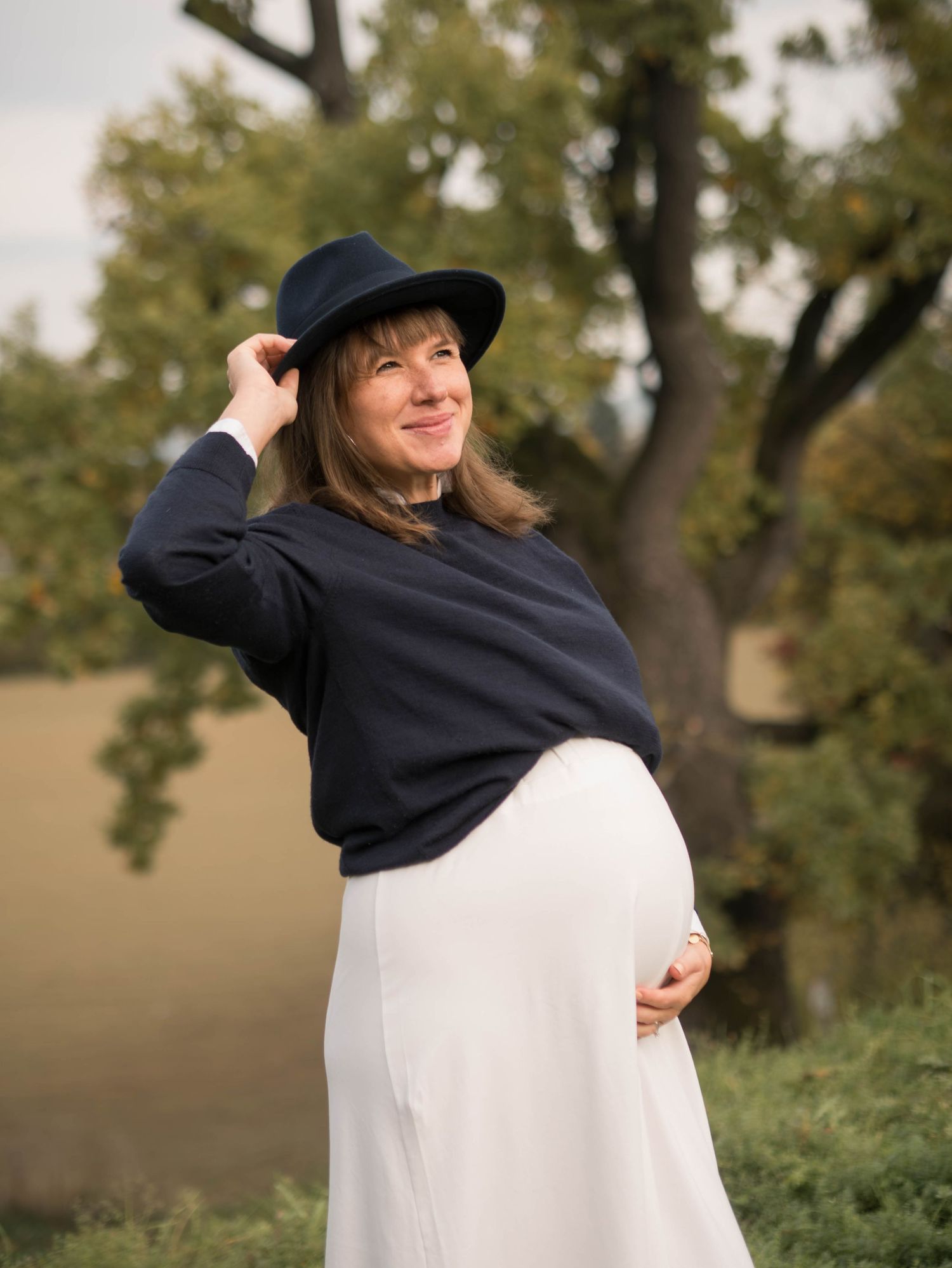Authentische Schwangerschaftsfotografie in Graz, Wien & Leibnitz. Modernes Babybauch-Shooting von PETRARCA in der Steiermark & weltweit.