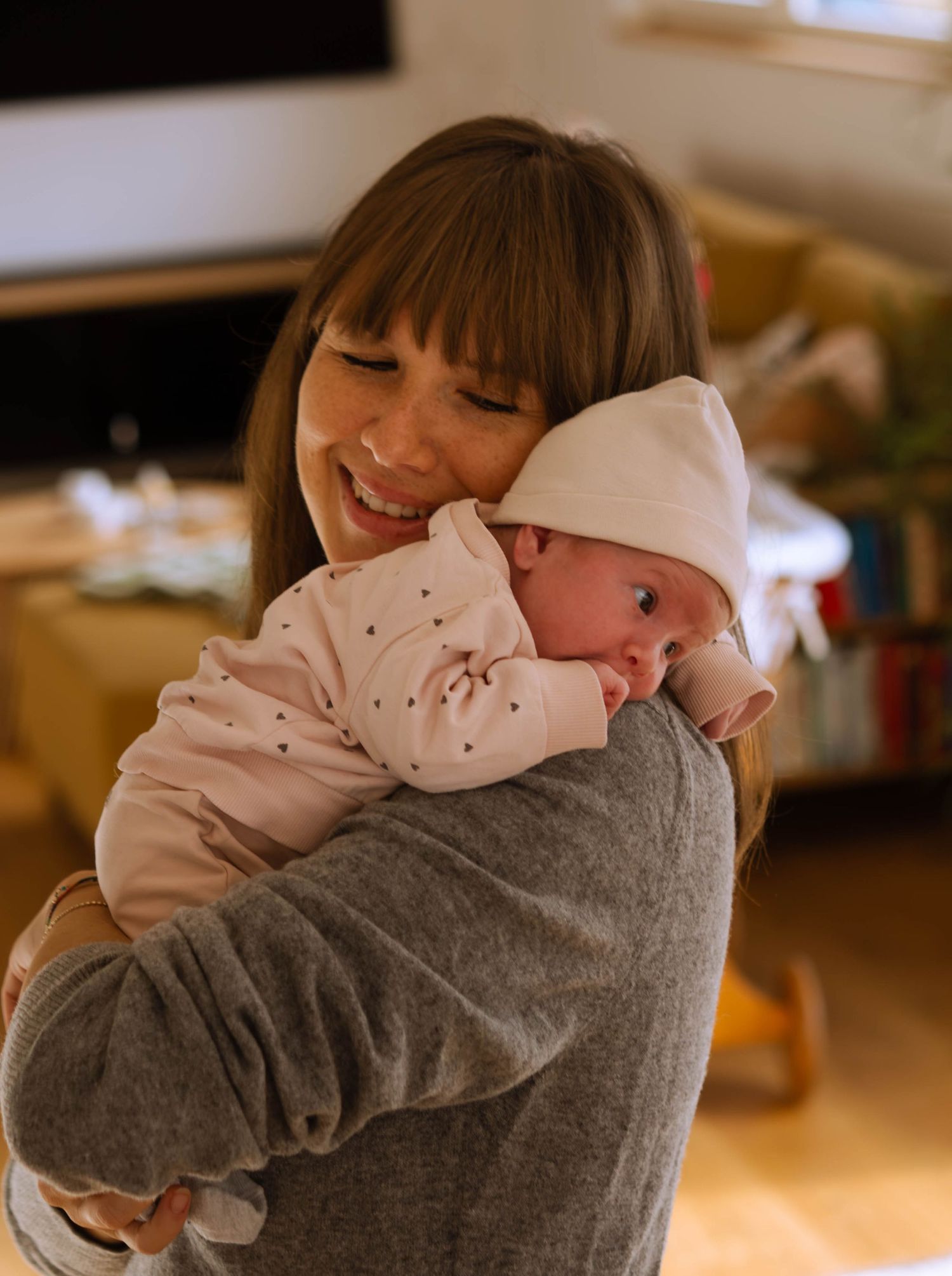Authentische Neugeborenenfotografie in Graz, Wien & Leibnitz. Moderne Homestory & Babyfotos von PETRARCA in der gesamten Steiermark.