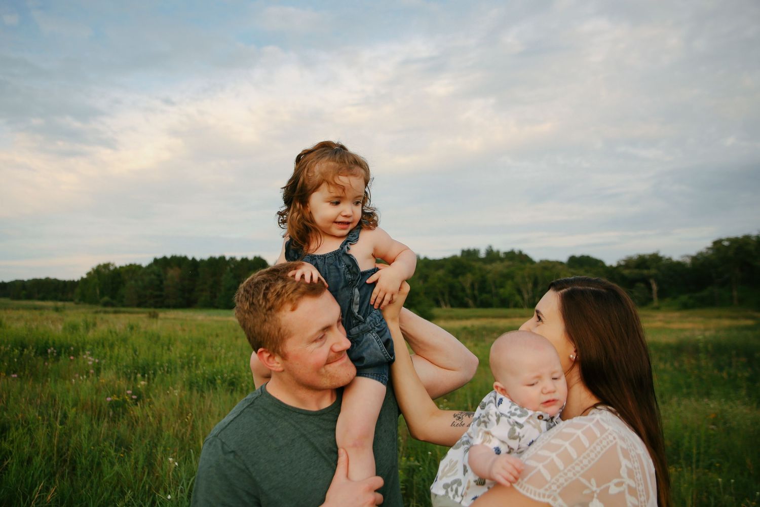 Minnesota Family Photographer. Central Minnesota Family Photographer. Family Photos.