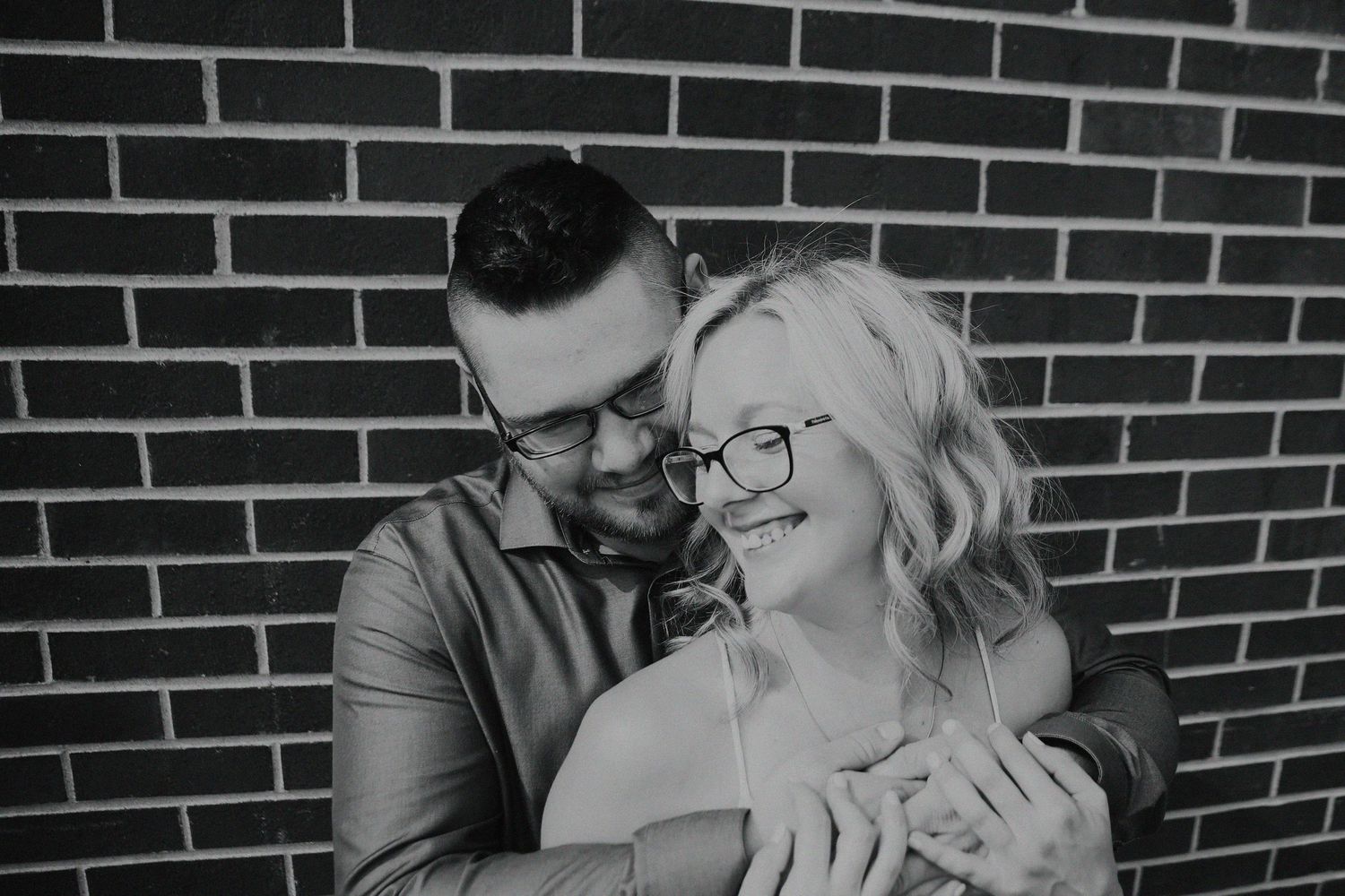 Fargo Wedding Photographer. Fargo Couple Photographer. Downtown Fargo.