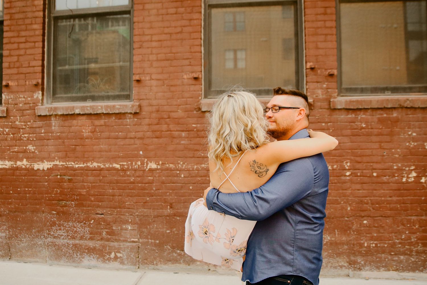 Fargo Wedding Photographer. Fargo Couple Photographer. Downtown Fargo.