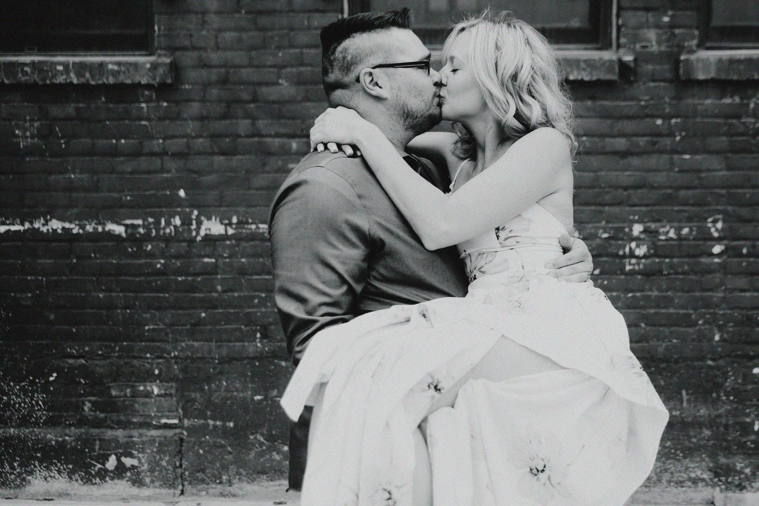 Fargo Wedding Photographer. Fargo Couple Photographer. Downtown Fargo.