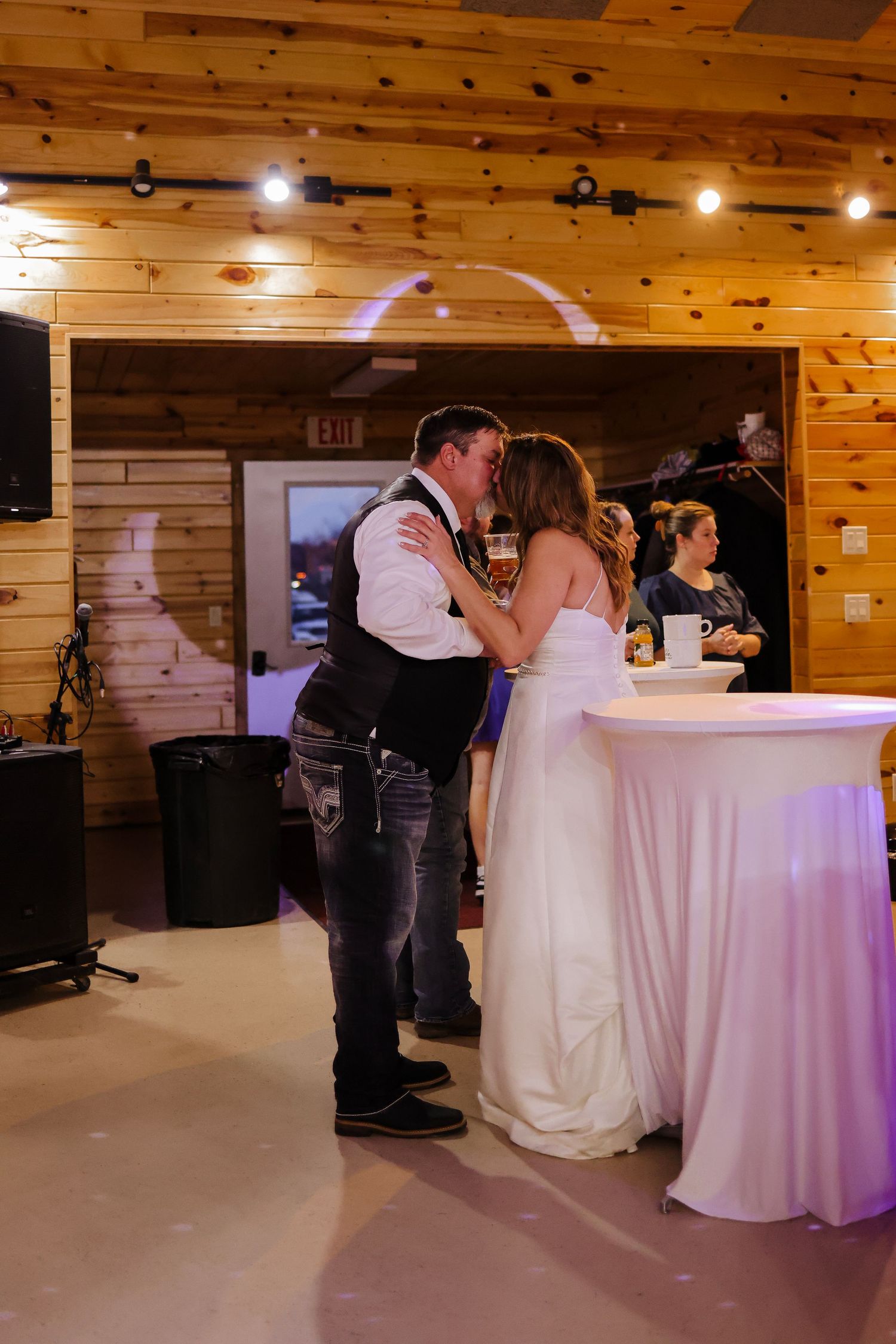 Fergus Falls Wedding Photographer
