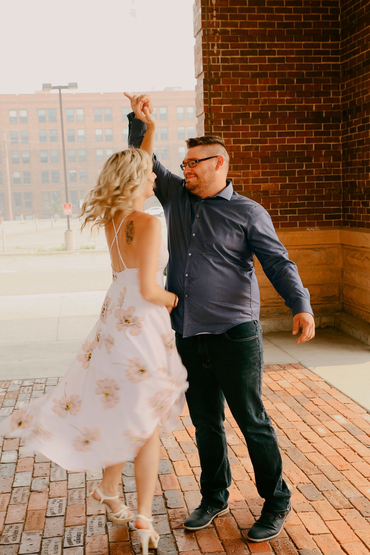 Fargo Wedding Photographer. Fargo Couple Photographer. Downtown Fargo.