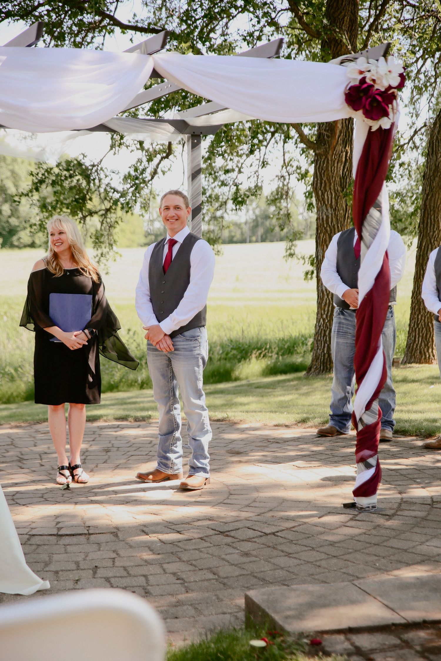 Fergus Falls Wedding Photographer