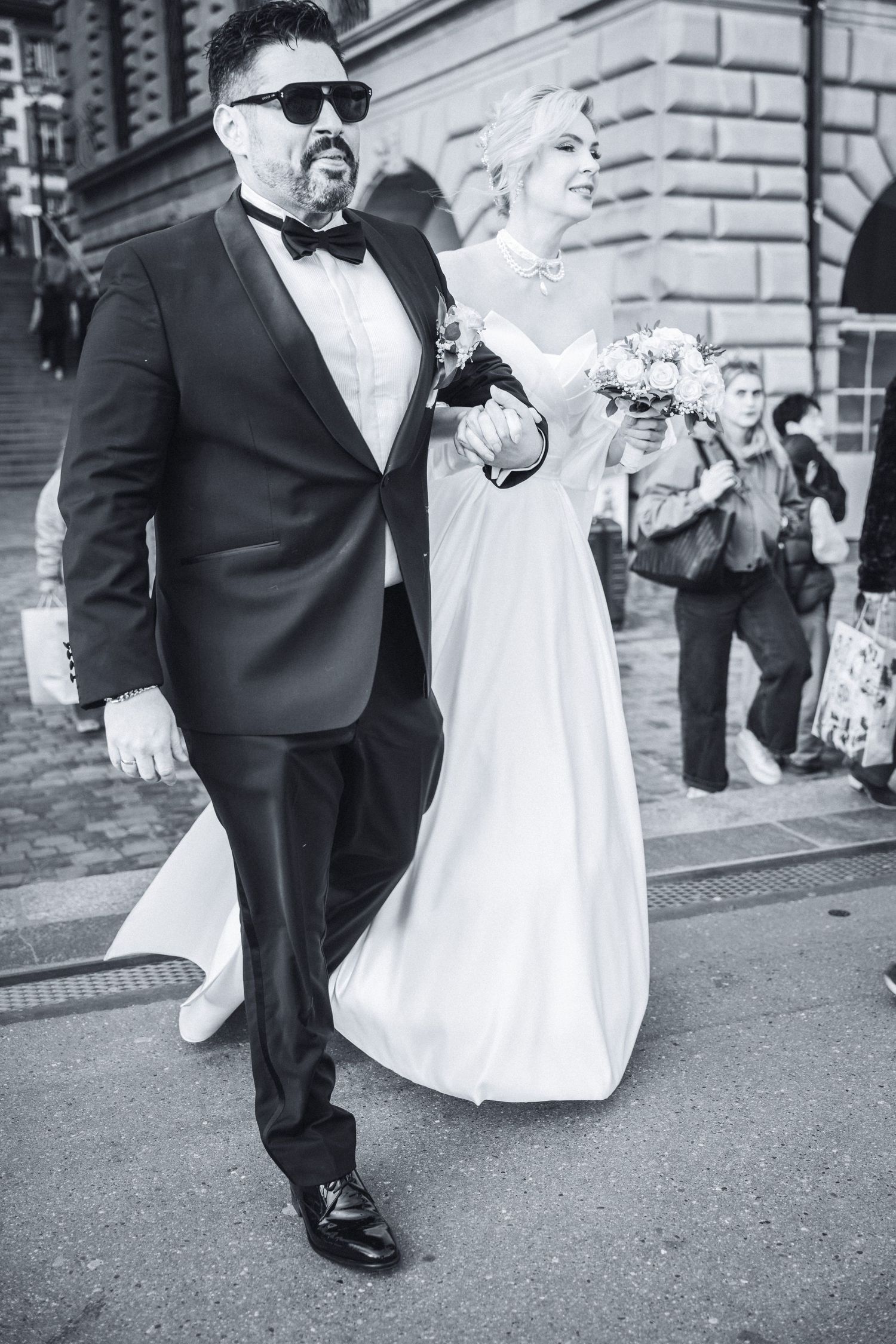Moderne, natürliche und editorial‑inspirierte Hochzeitsfotografie in der Schweiz mit Fokus auf echten Momenten und zeitloser Ästhetik.