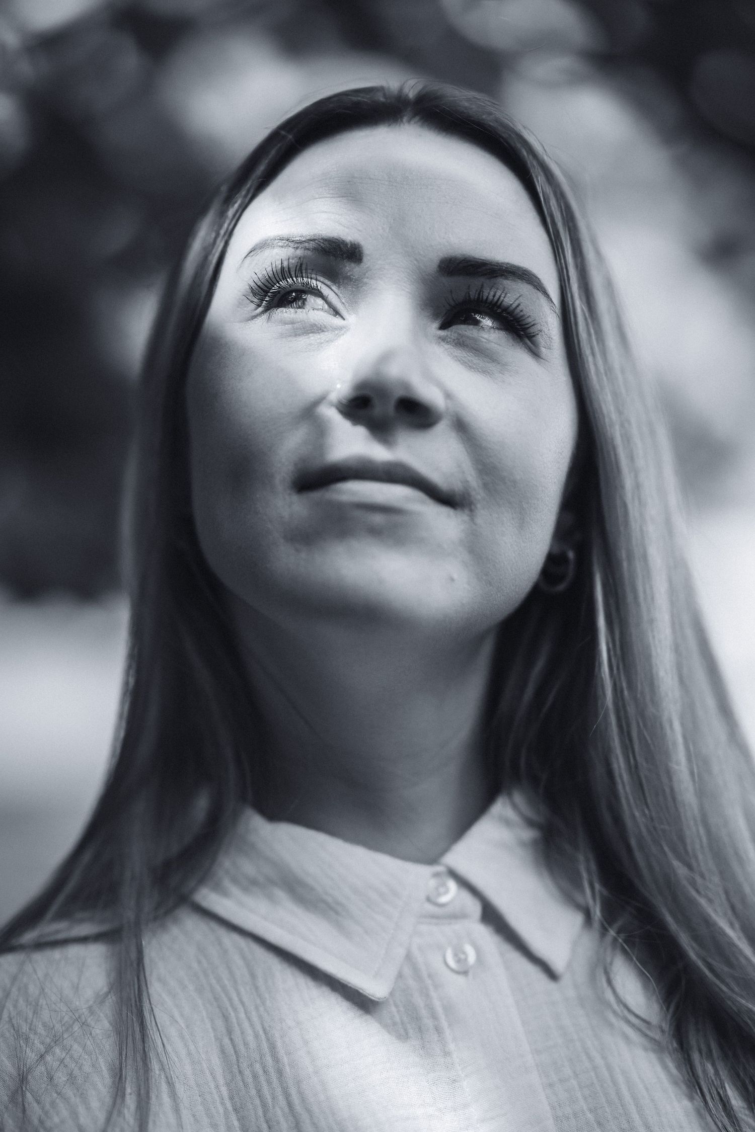 Authentische, ausdrucksstarke Porträts mit moderner, natürlicher Ästhetik und einem klaren Blick für echte Emotionen.
