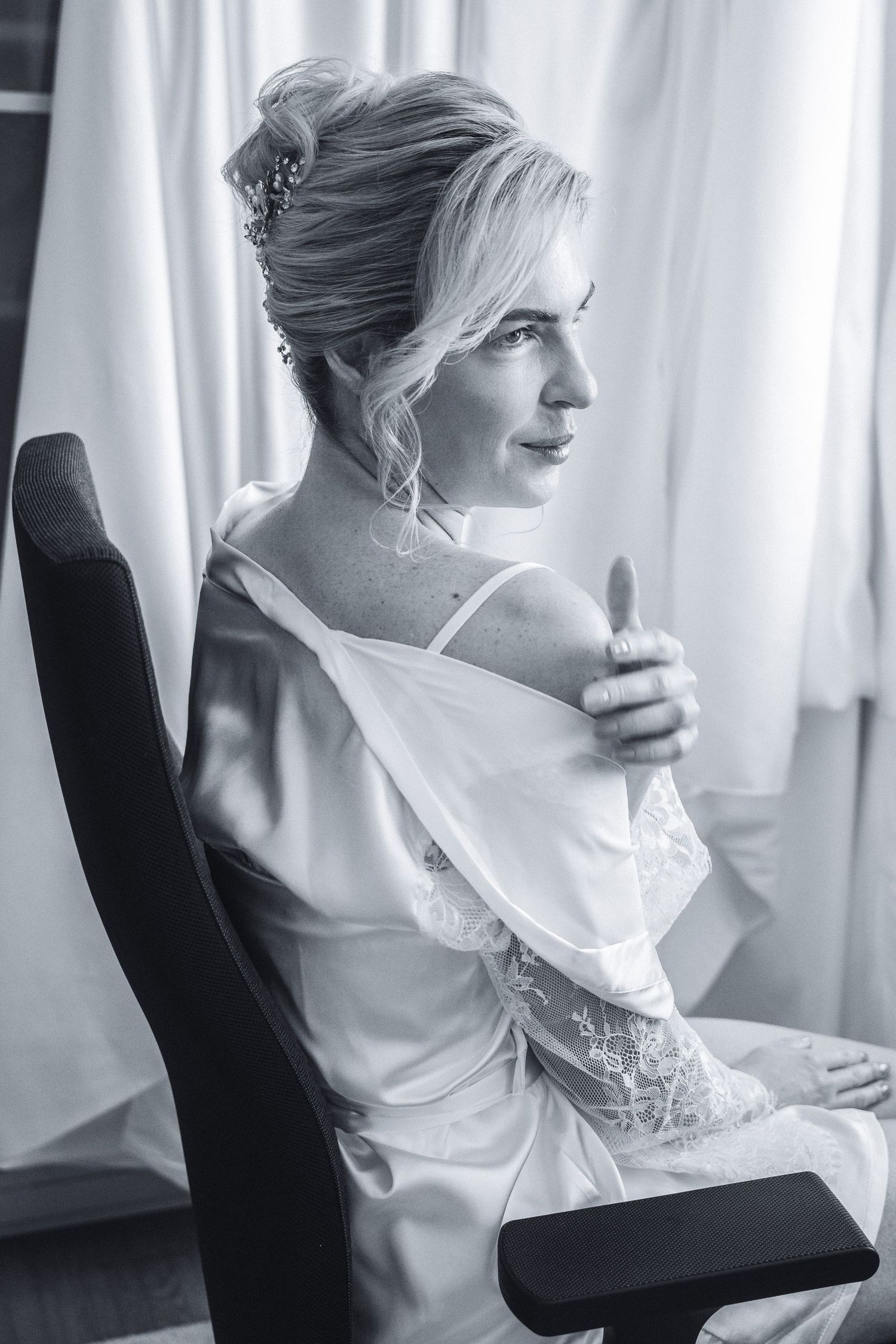 Moderne, natürliche und editorial‑inspirierte Hochzeitsfotografie in der Schweiz mit Fokus auf echten Momenten und zeitloser Ästhetik.