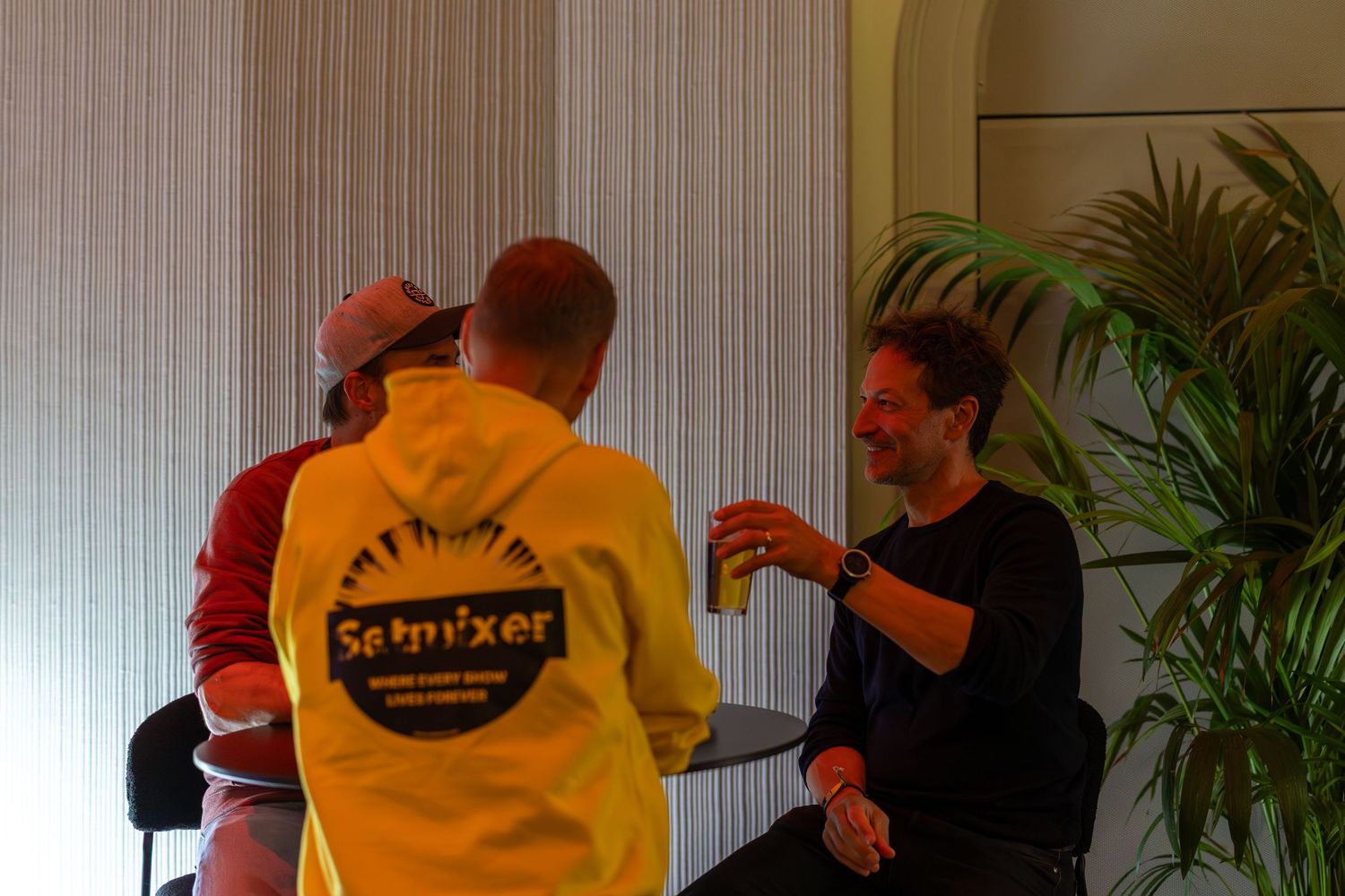 Eventfotografie van Oliver Cricket tijdens Amsterdam Dance Event (ADE), live performance met energieke sfeer.
